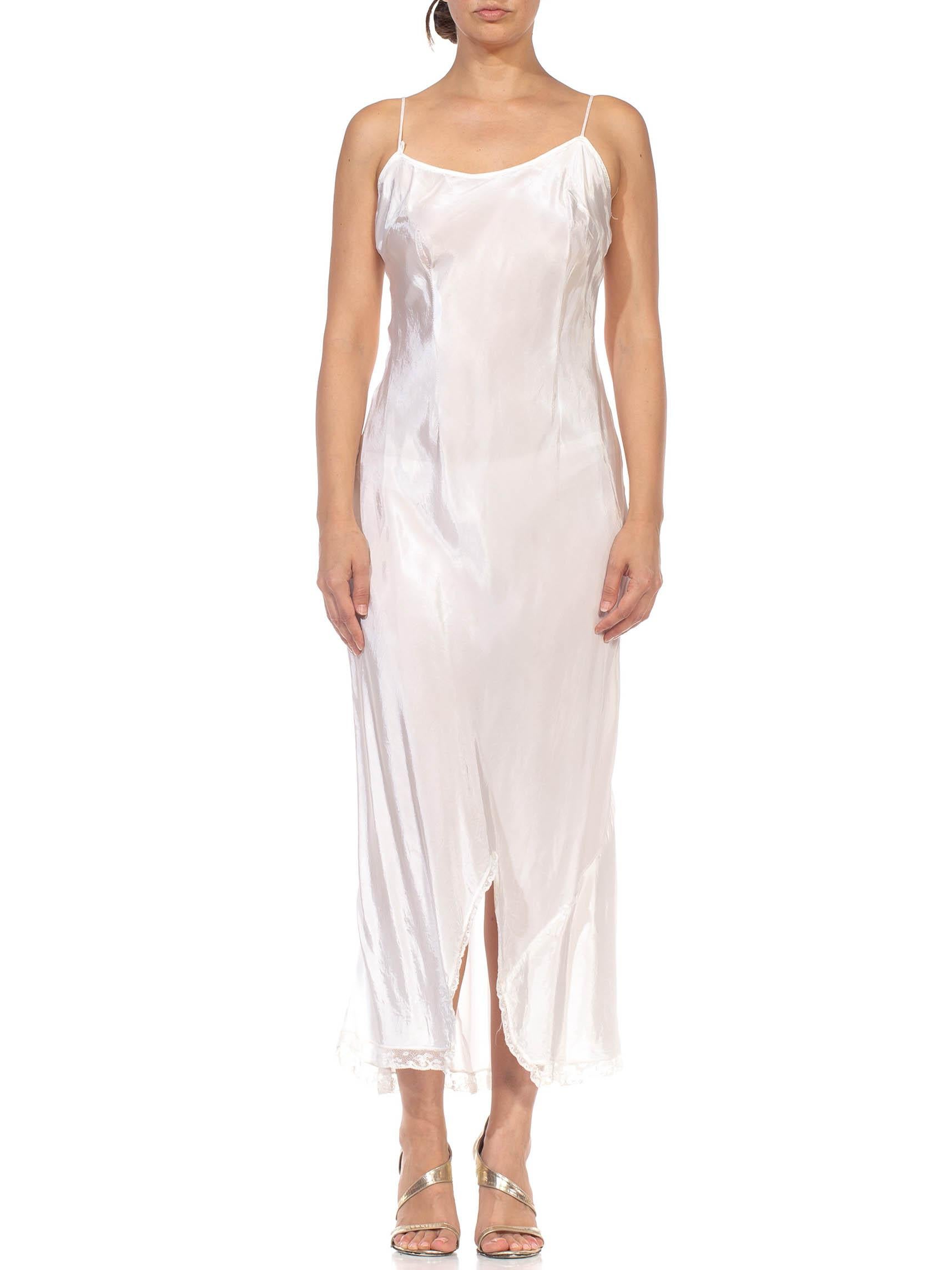 Weißes schräg geschnittenes Viskose-Slip-Kleid aus den 1930er Jahren Damen im Angebot