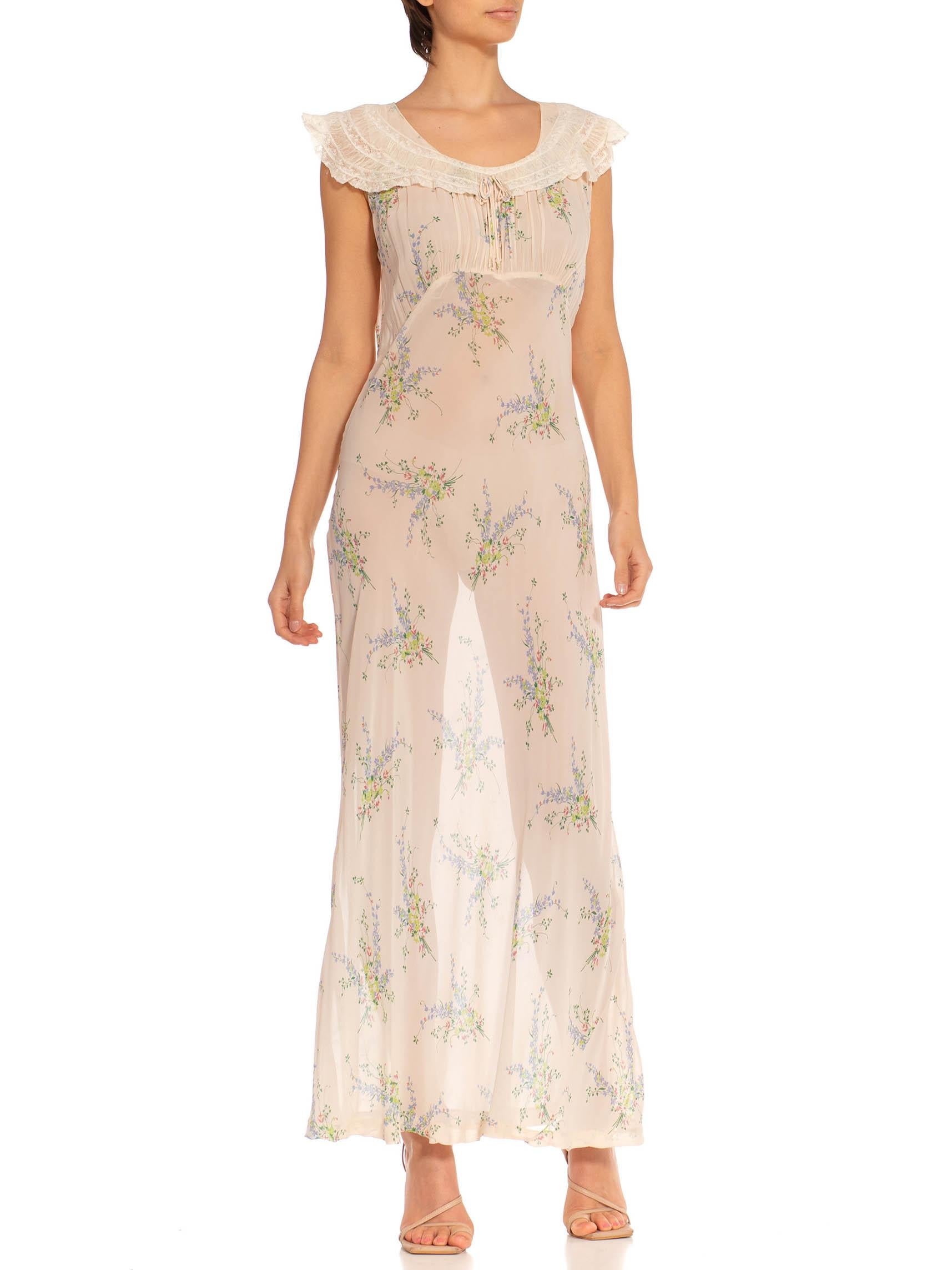 1930S Weiß & Blau Nylon Floral Slip Kleid mit Spitzenbesatz Ausschnitt Damen im Angebot