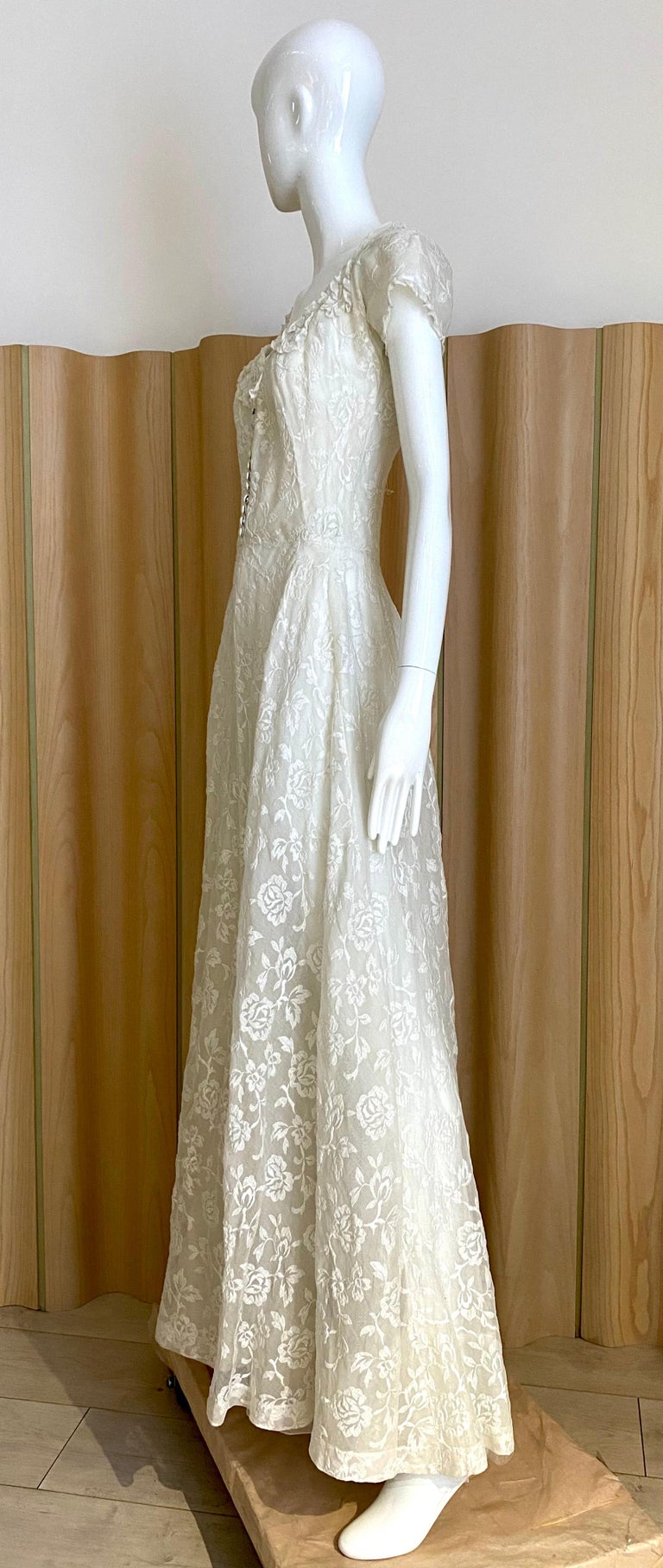 1930s White Cotton Embroidered Dress With Lace