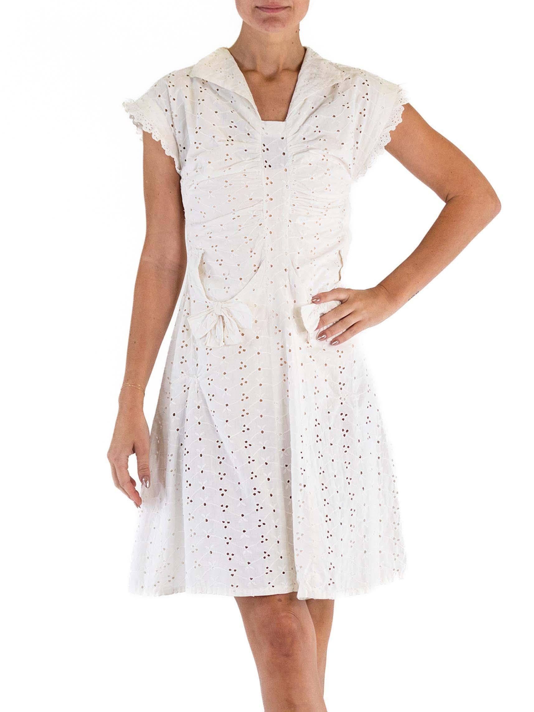 1930S White Cotton Eyelet Lace Cute Little Dress With Bow Pockets For Sale 2