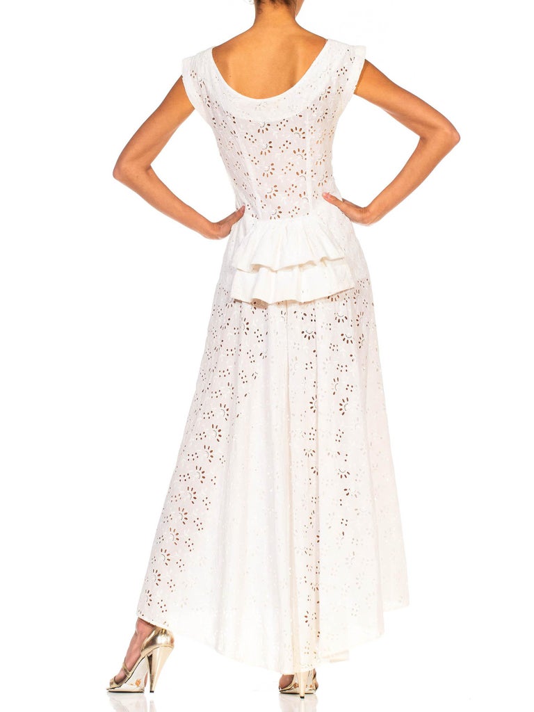 Weißes Sommer-Lawn-Partykleid aus Baumwolle mit Ösen und Spitze aus den  1930er Jahren und Mini-Büste im Angebot bei 1stDibs