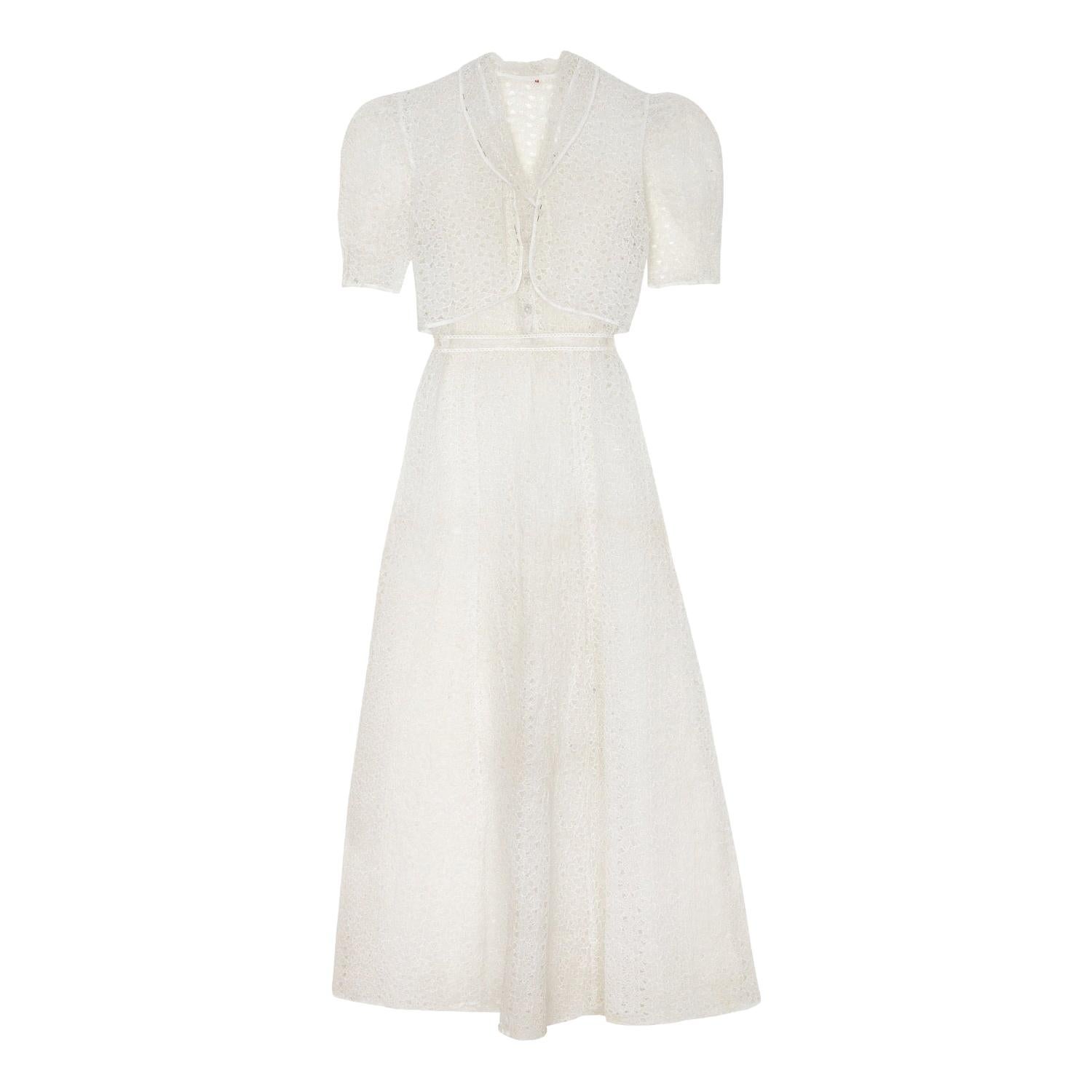 What is an organza dress?