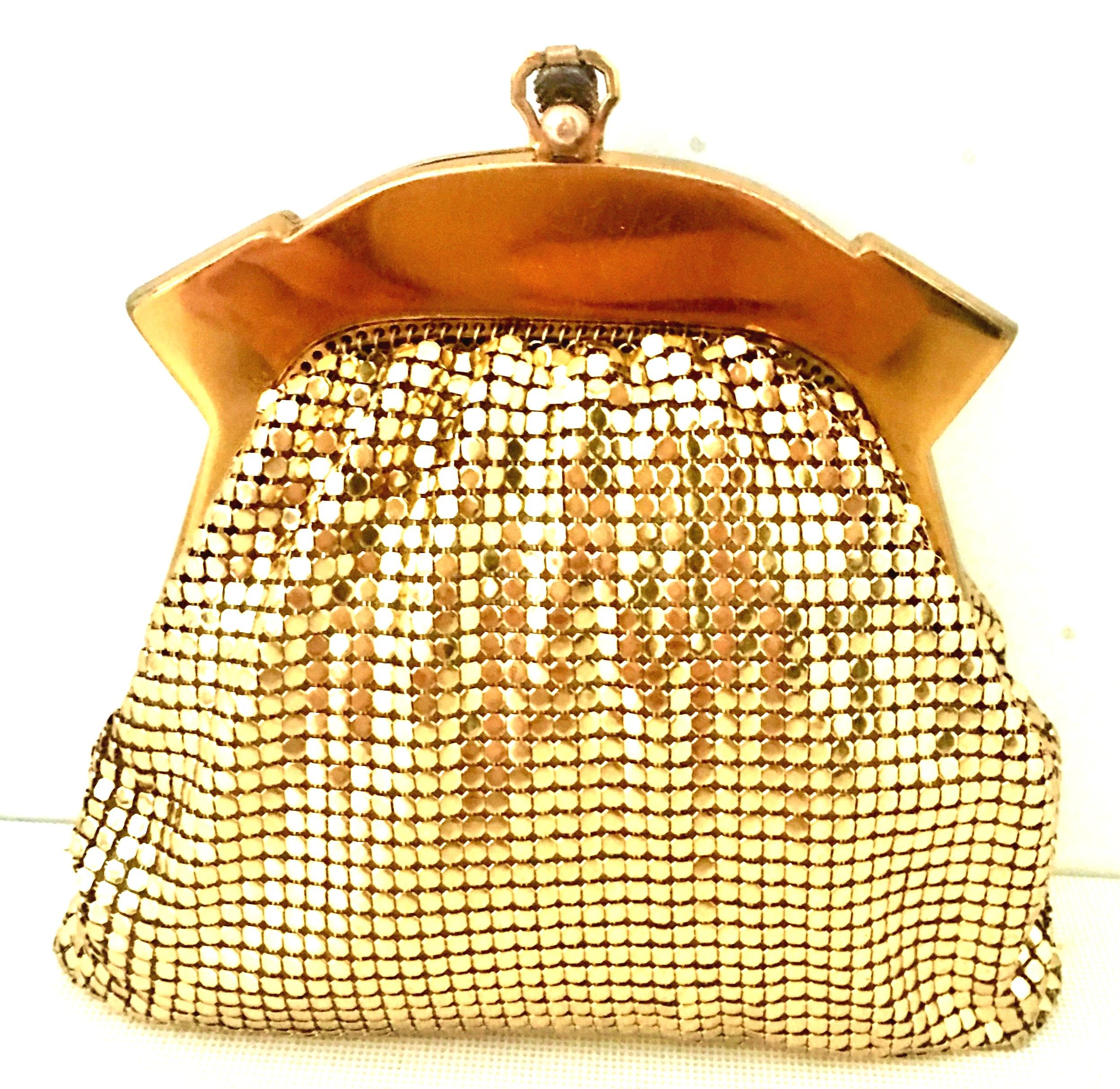 1930'S Whiting & Davis Gold Metal Mesh Wristlet Evening Bag In Good Condition For Sale In West Palm Beach, FL