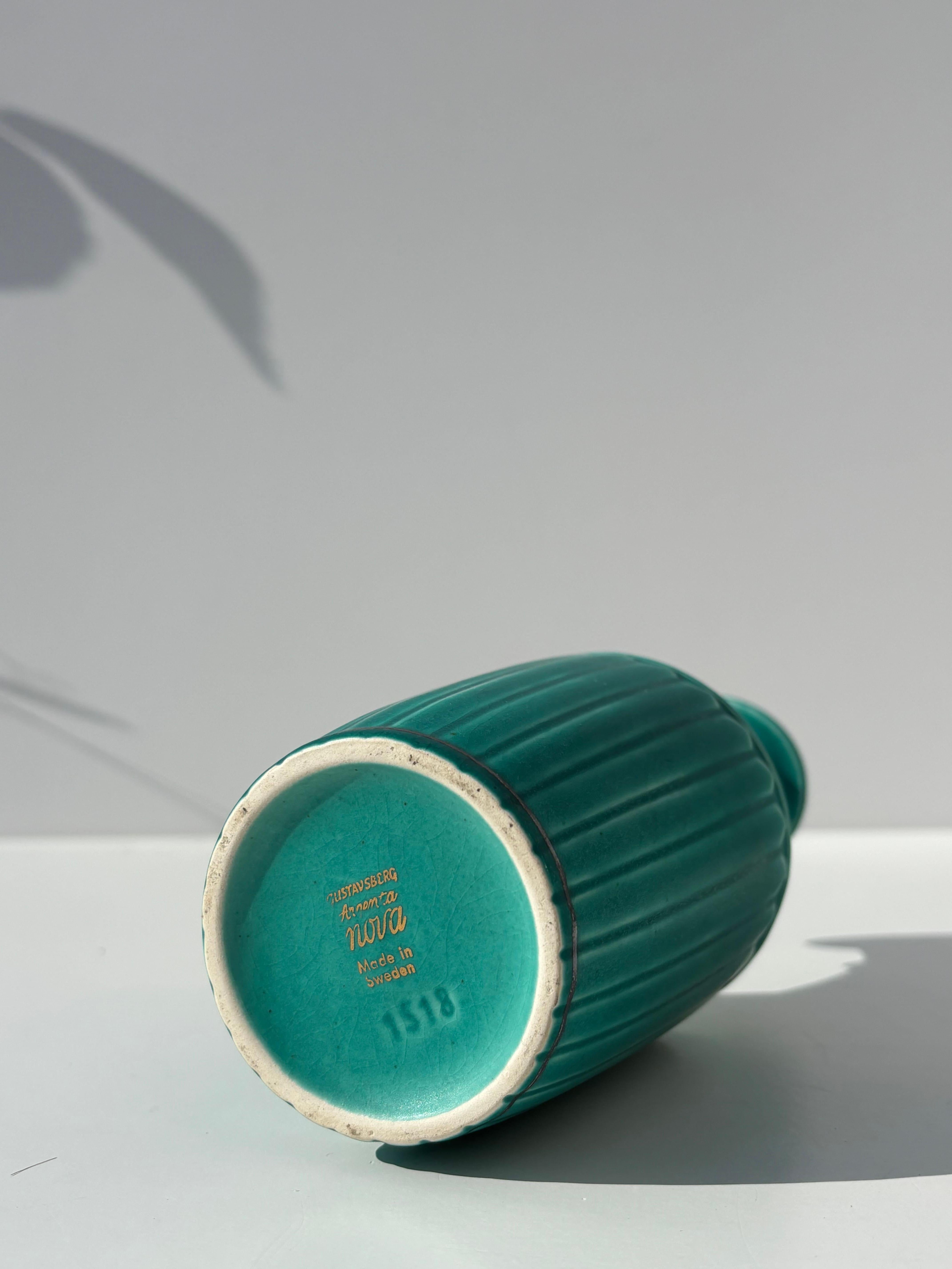 1930er Wilhelm Kåge Silberdekor Argenta Vase für Gustavsberg, Schweden (20. Jahrhundert) im Angebot