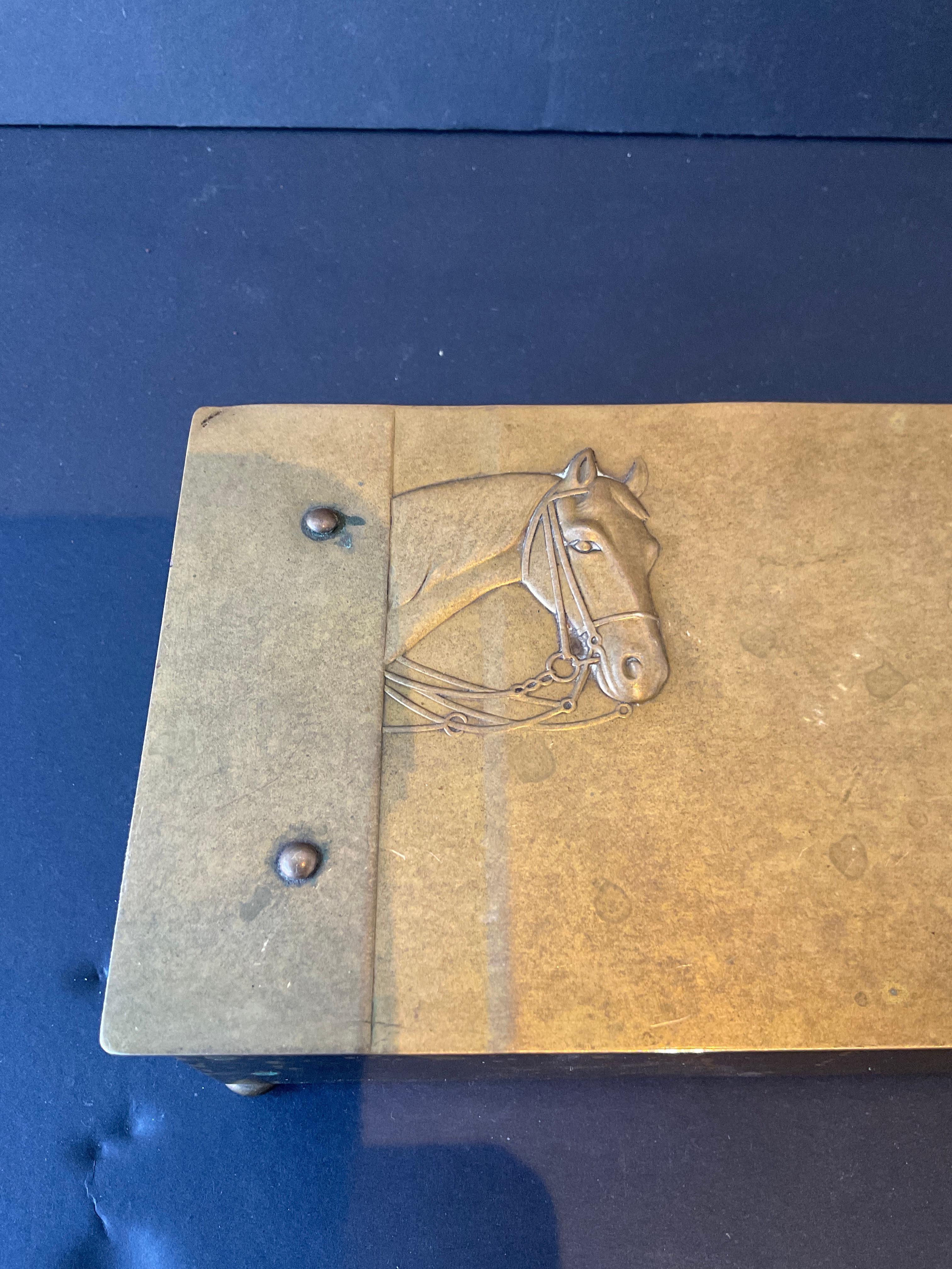 Metà XX secolo Scatola per cavalli in ottone tedesca WMF del 1930 in vendita