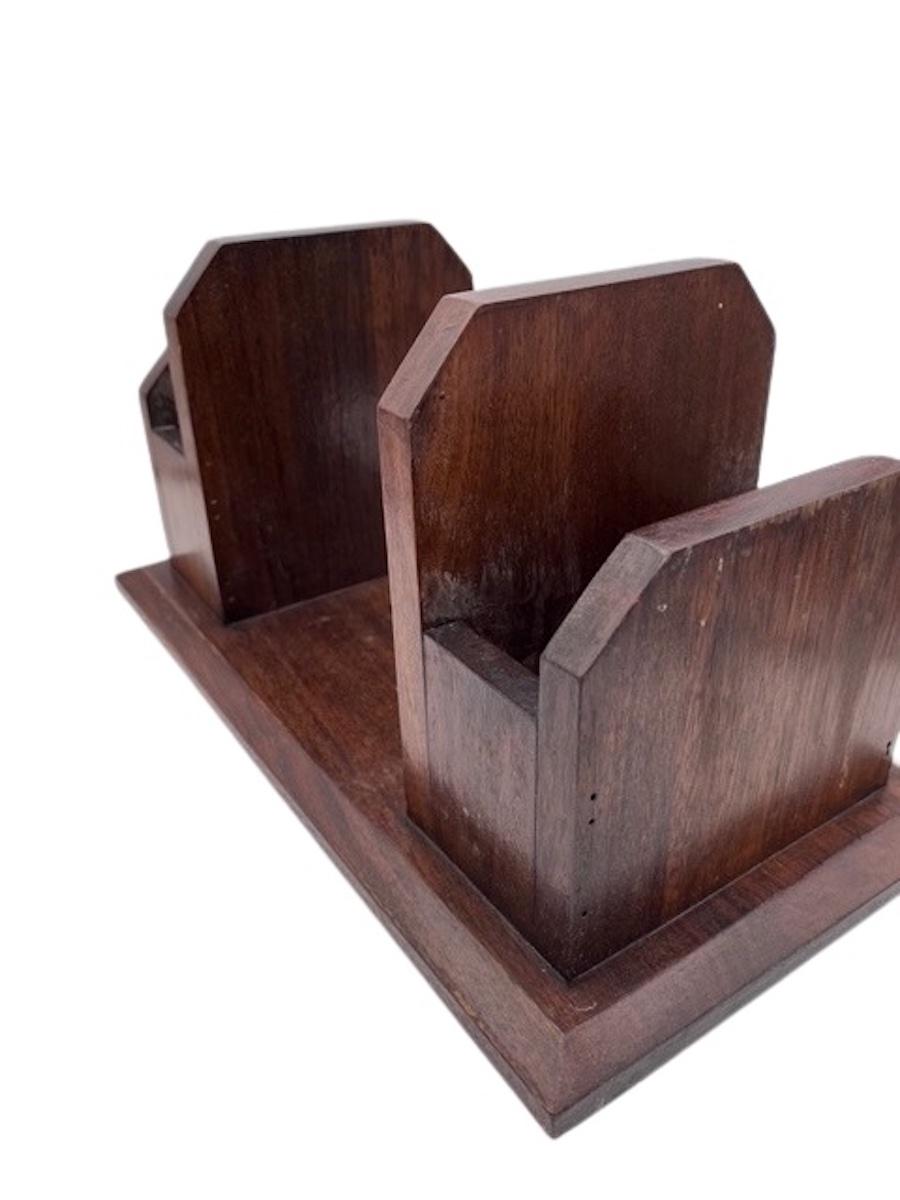 1930er WPA-Stil Nussbaum-Schreibtisch-Organizer im Angebot 2