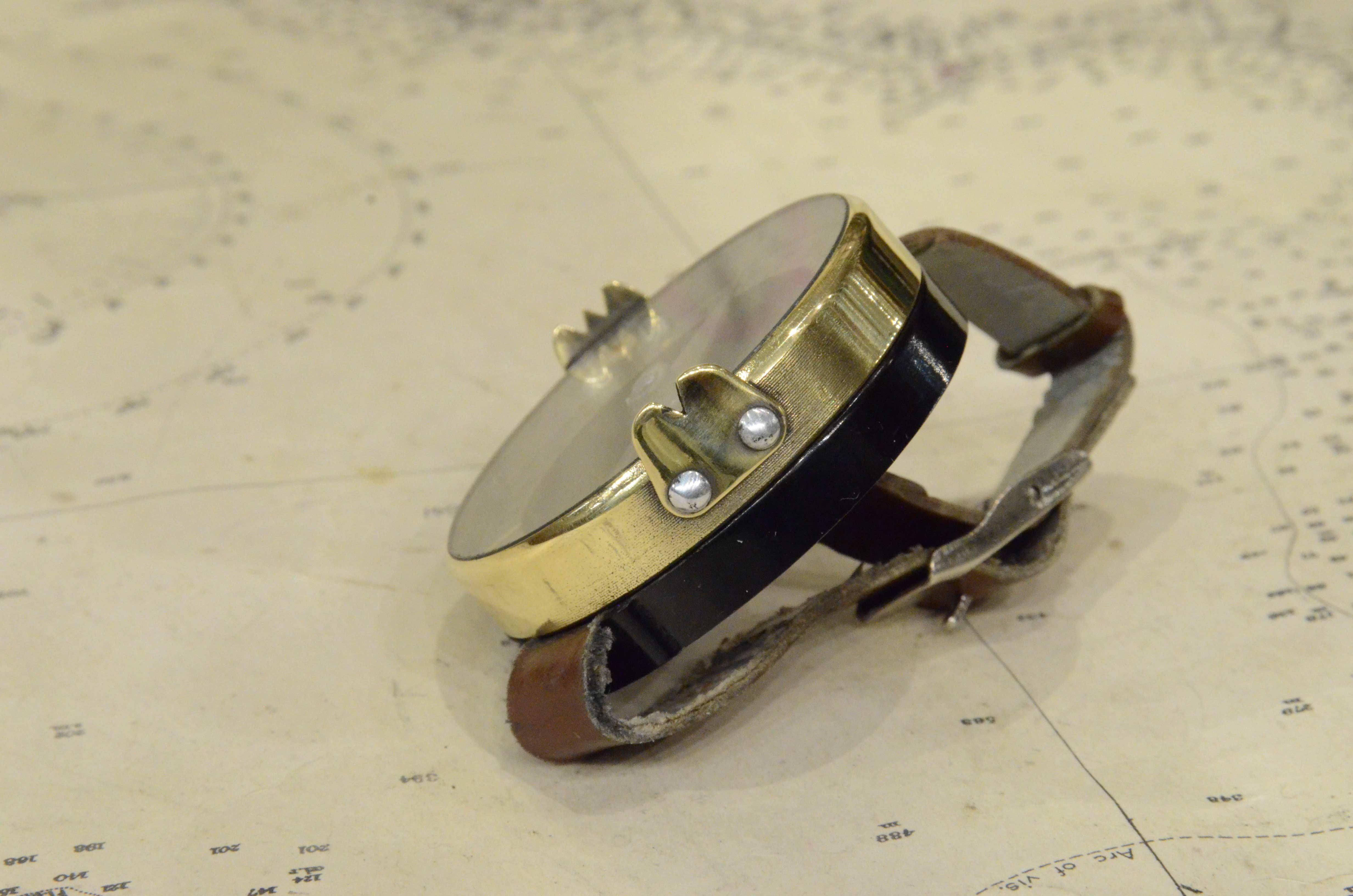 1930s Wrist Military Compass in the Shape of a Watch Antique Surveyor Instrument For Sale 5