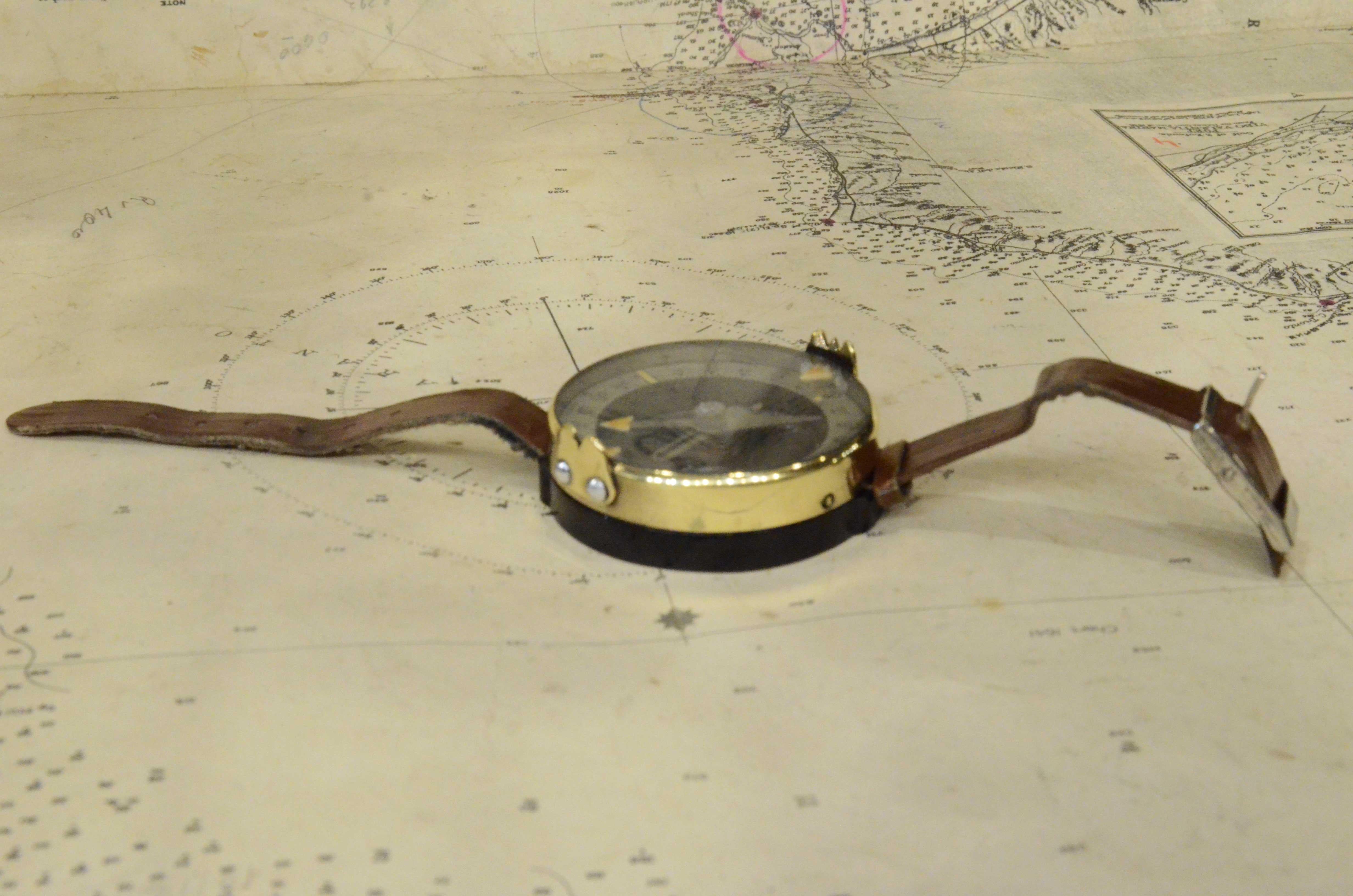 1930s Wrist Military Compass in the Shape of a Watch Antique Surveyor Instrument For Sale 6