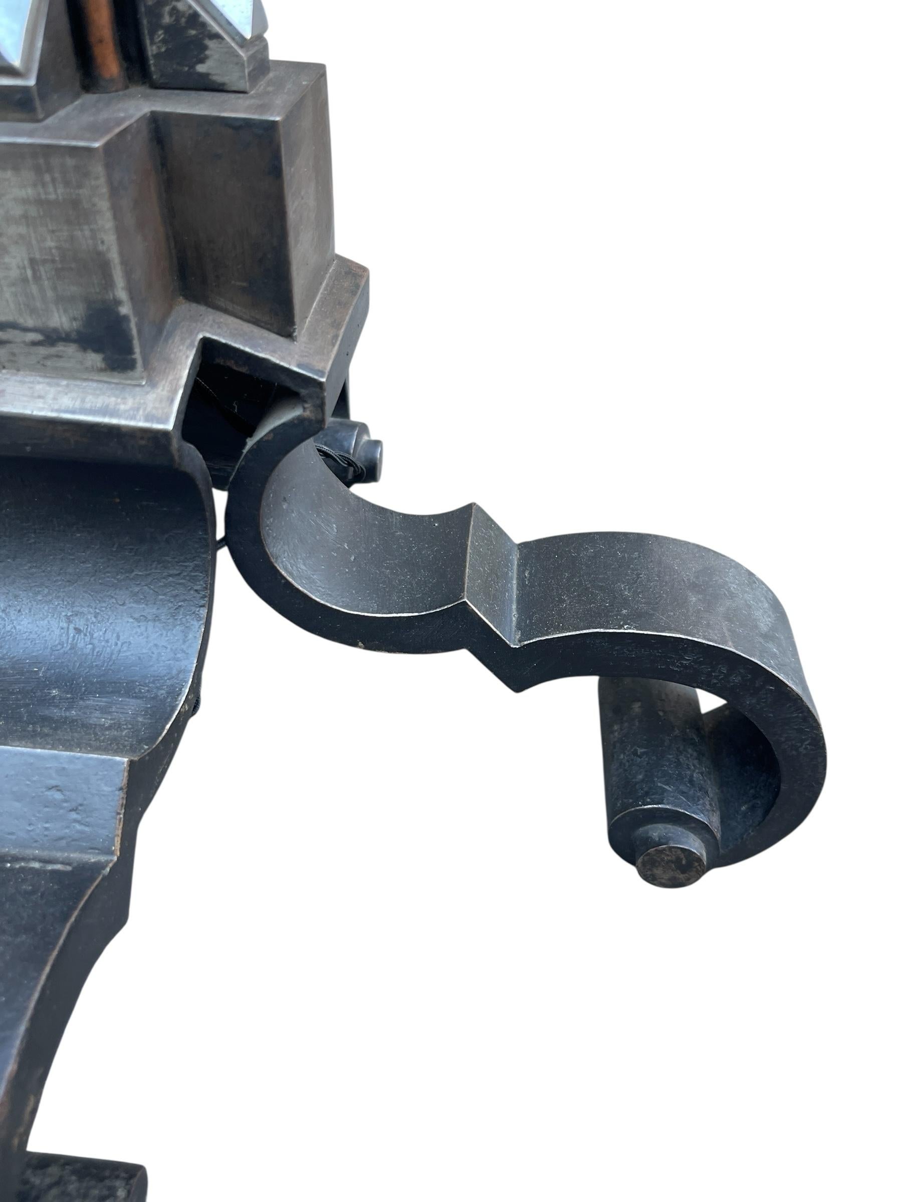 Lámpara de pie Art Déco de hierro forjado de 1930 de Louis Katona Francés en venta