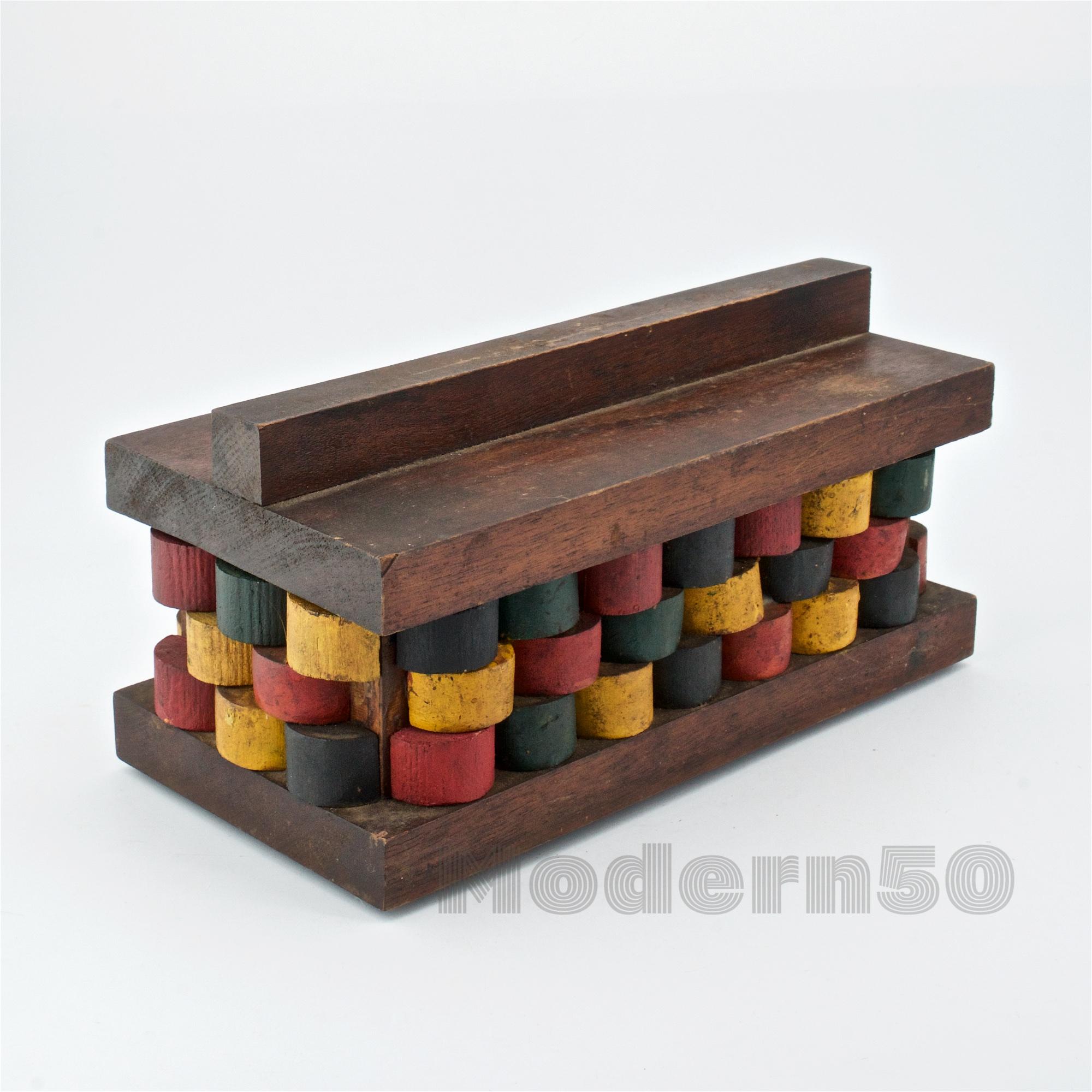 1950s Boîte à couvercle en bois peint pour bijoux Studio Craft Peter Blake Bauhaus Style État moyen - En vente à Hyattsville, MD