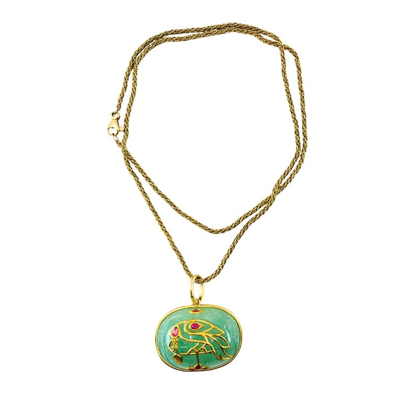 1930’s Yellow Gold, Carved Emerald and Ruby Pendant Chain Necklace In Excellent Condition For Sale In Beverly Hills, CA