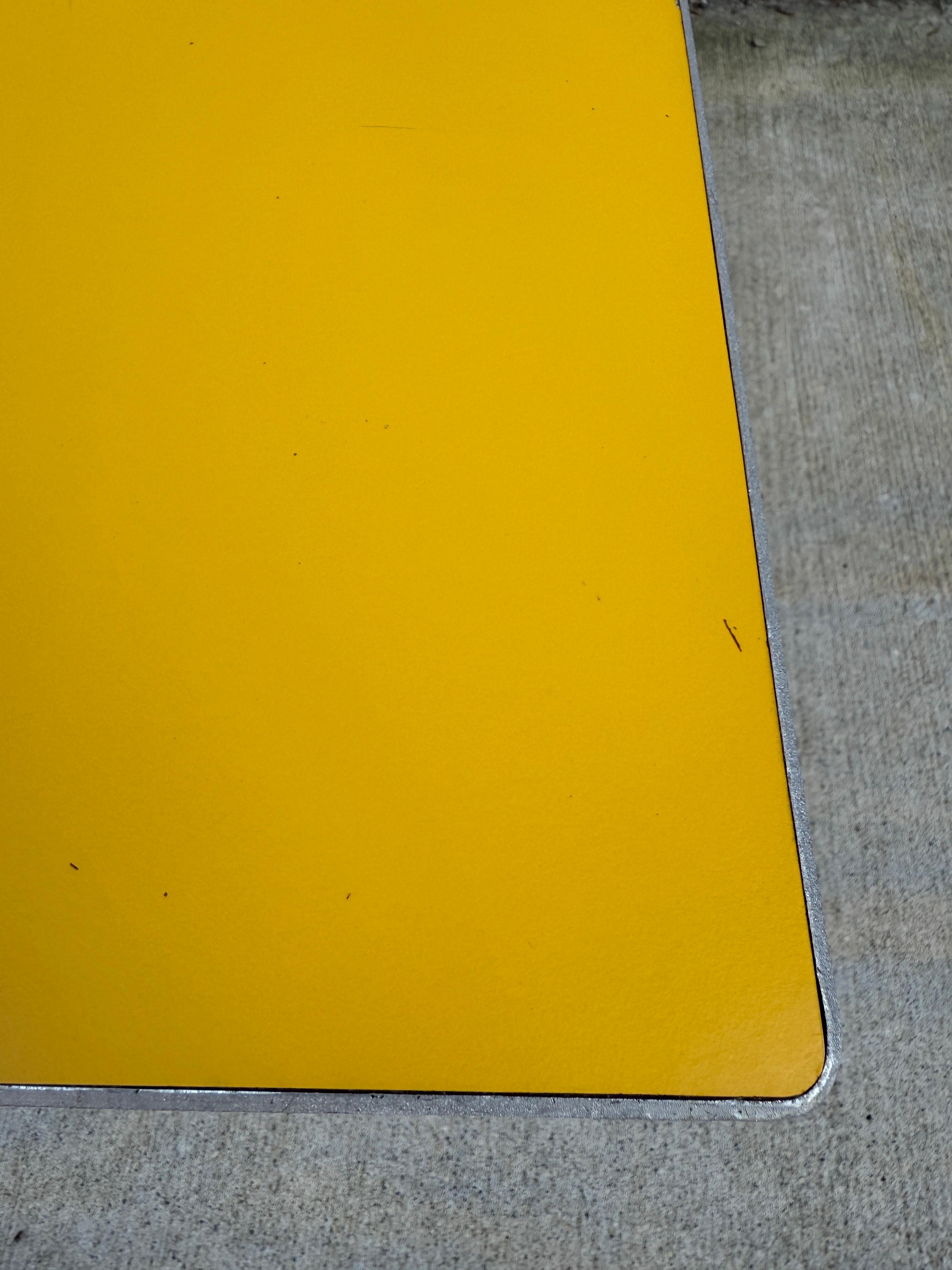 Table basse Warren McArthur jaune des années 1930 en vente 5