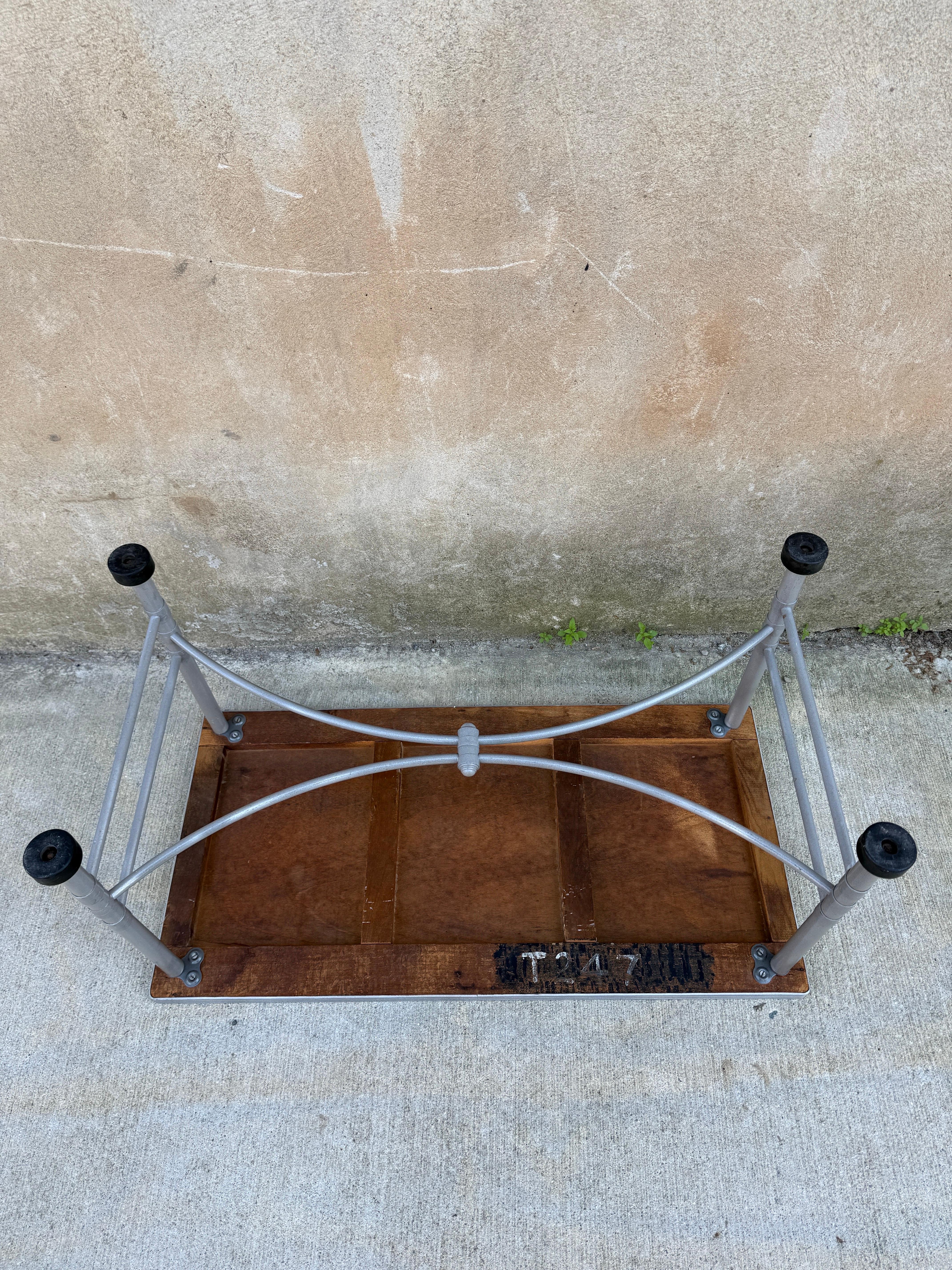 Table basse Warren McArthur jaune des années 1930 en vente 7
