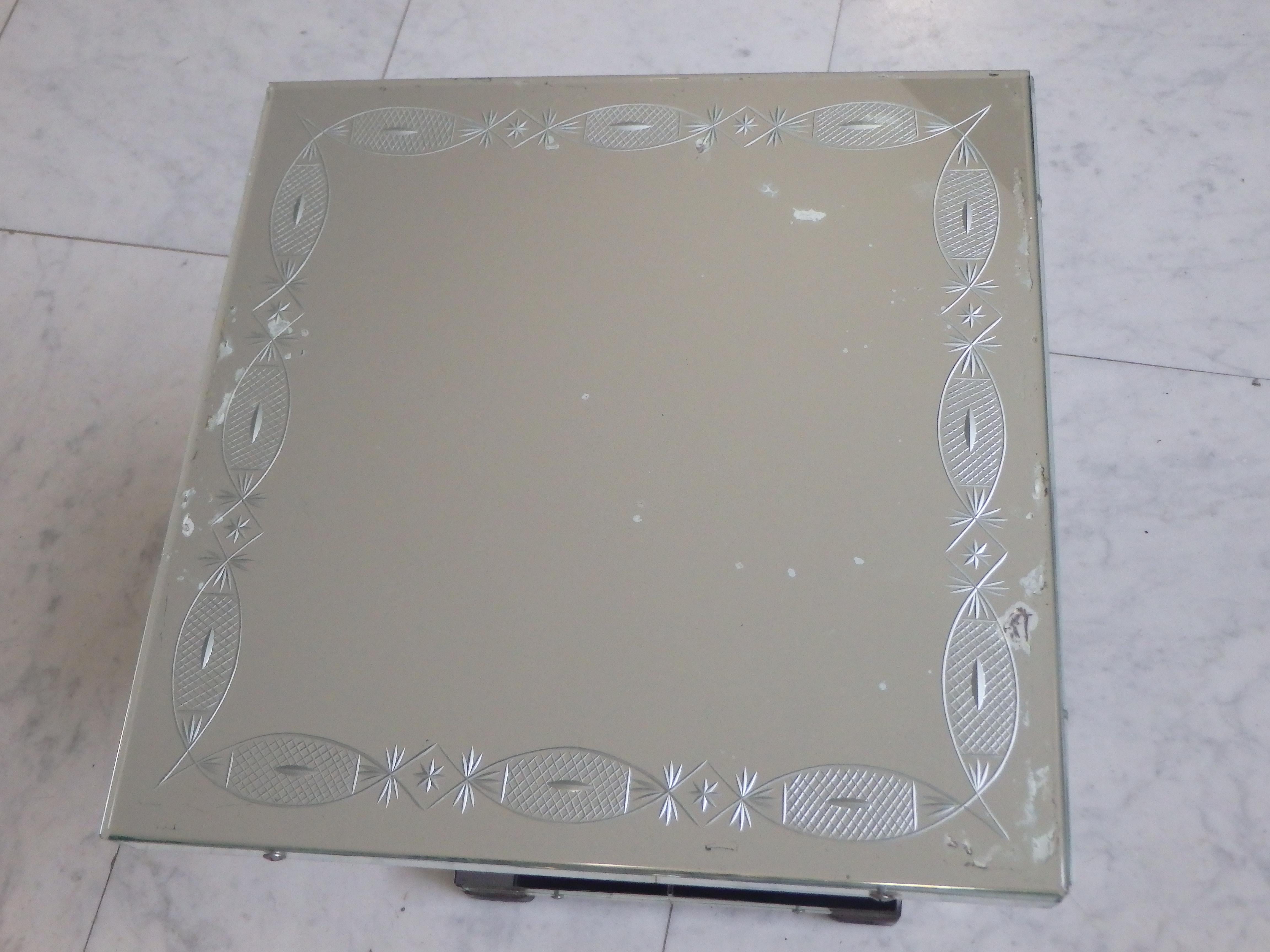 1930er Jahre Art Deco Mirror Beistelltisch (Art déco) im Angebot