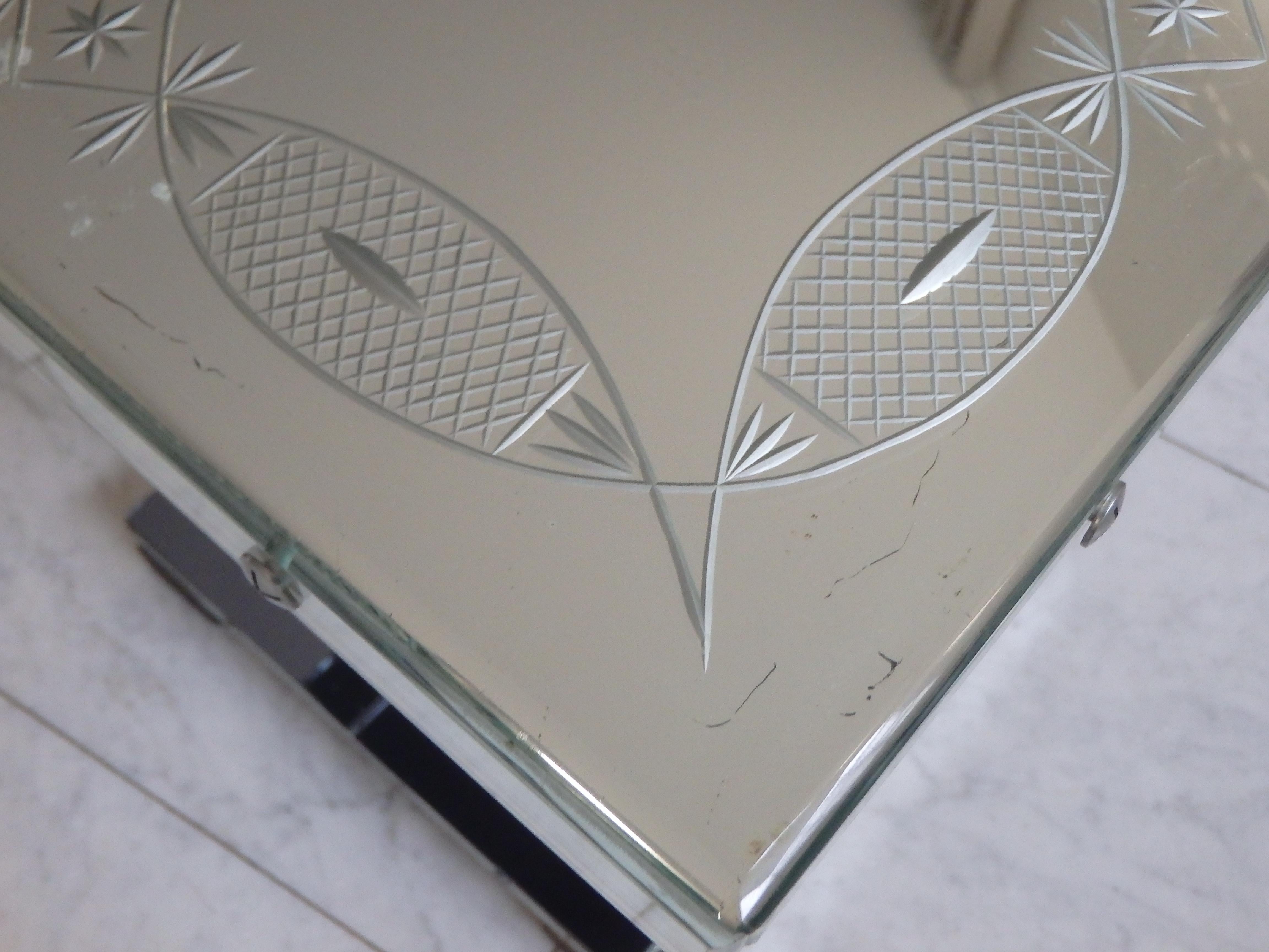 1930er Jahre Art Deco Mirror Beistelltisch (Französisch) im Angebot