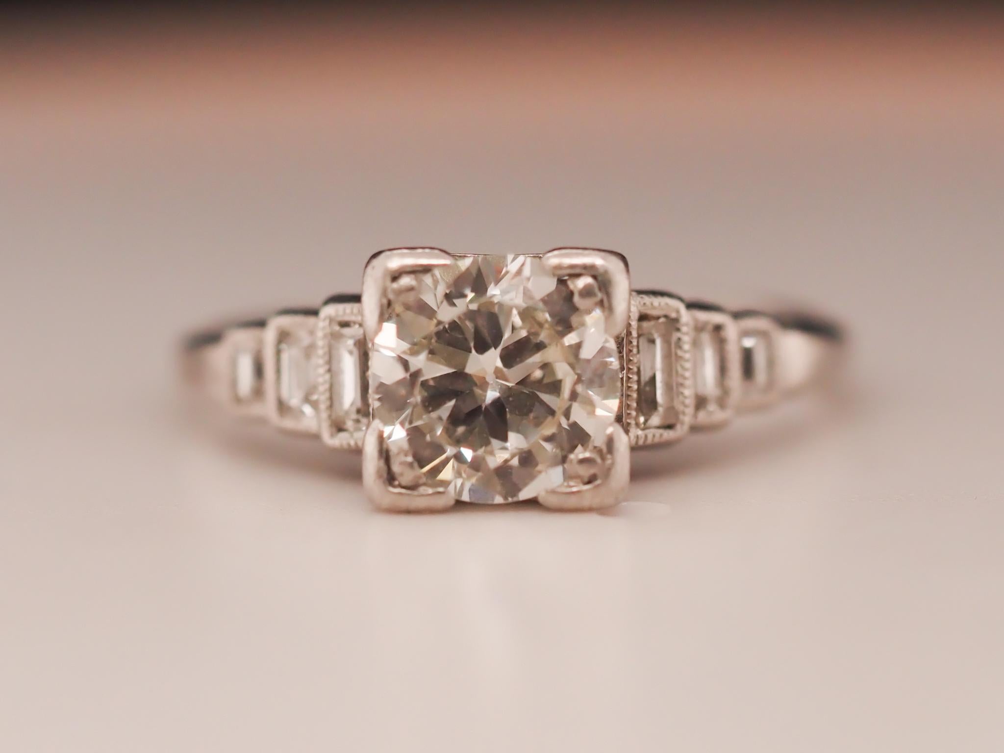 Women's 1931 Date Platinum Art Deco 1.00 Carat Old European Diamond Engagement Ring For Sale