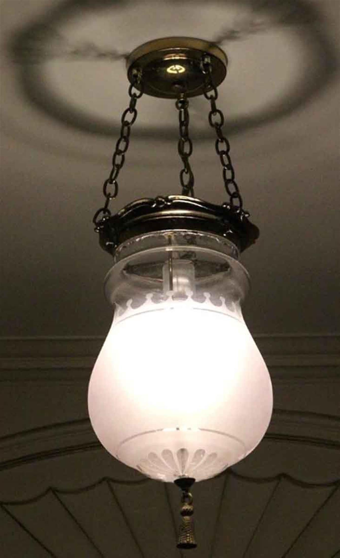 Laiton  Lampe à suspension en forme de cloche de l'hôtel Waldorf Astoria EF Caldwell  en vente