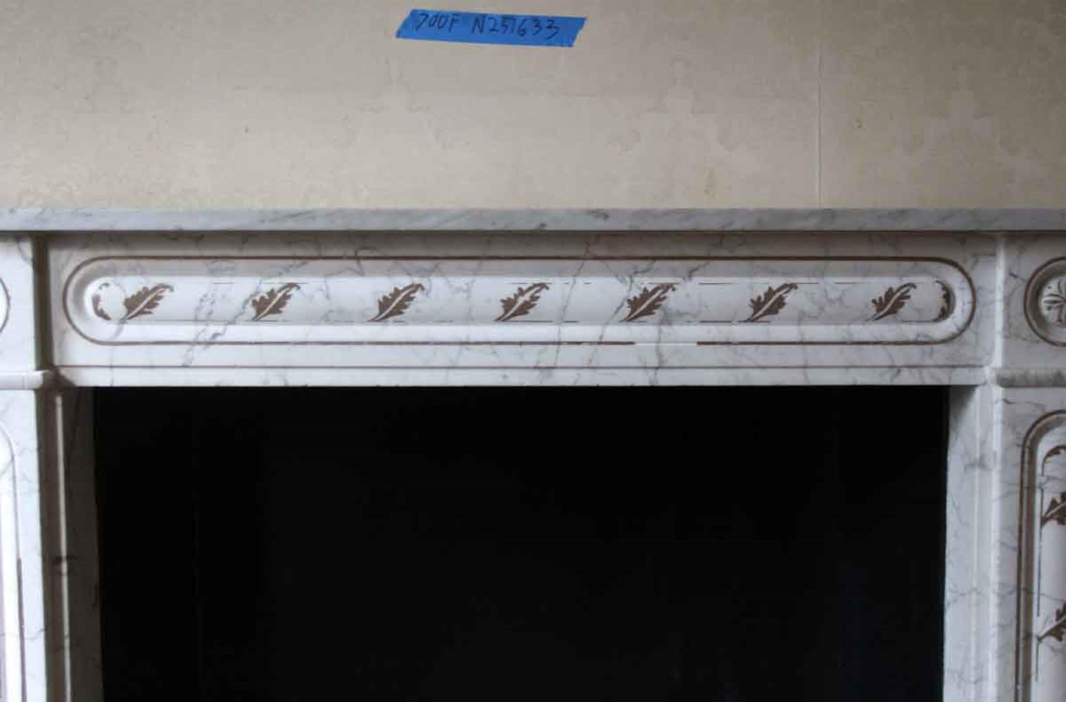 Waldorf Astoria Hotel Marble Mantel White Carrara English Regency In Good Condition For Sale In New York, NY