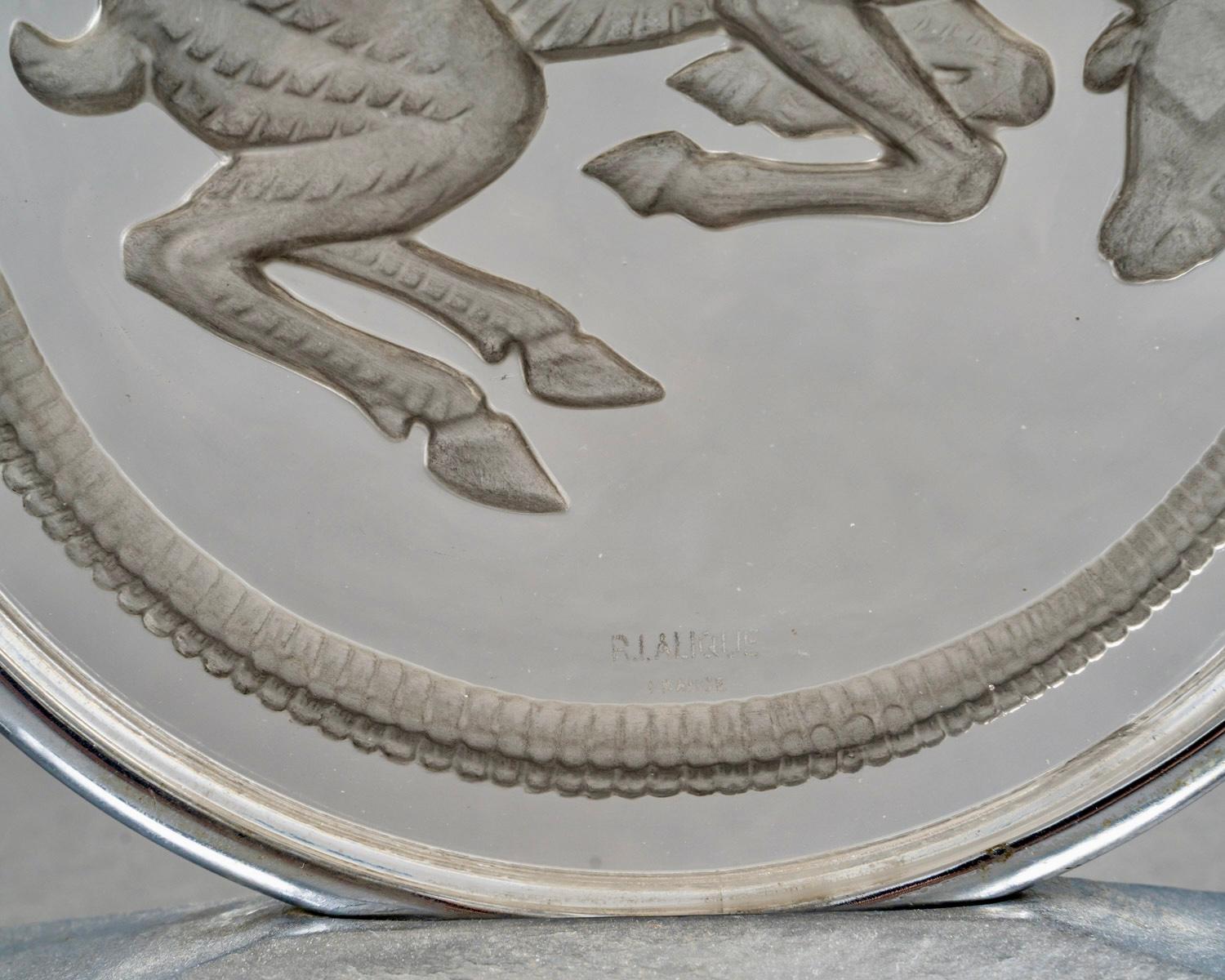 1931 René Lalique - Lampada Art Déco in vetro Belier Ram con patina grigia in vendita 1