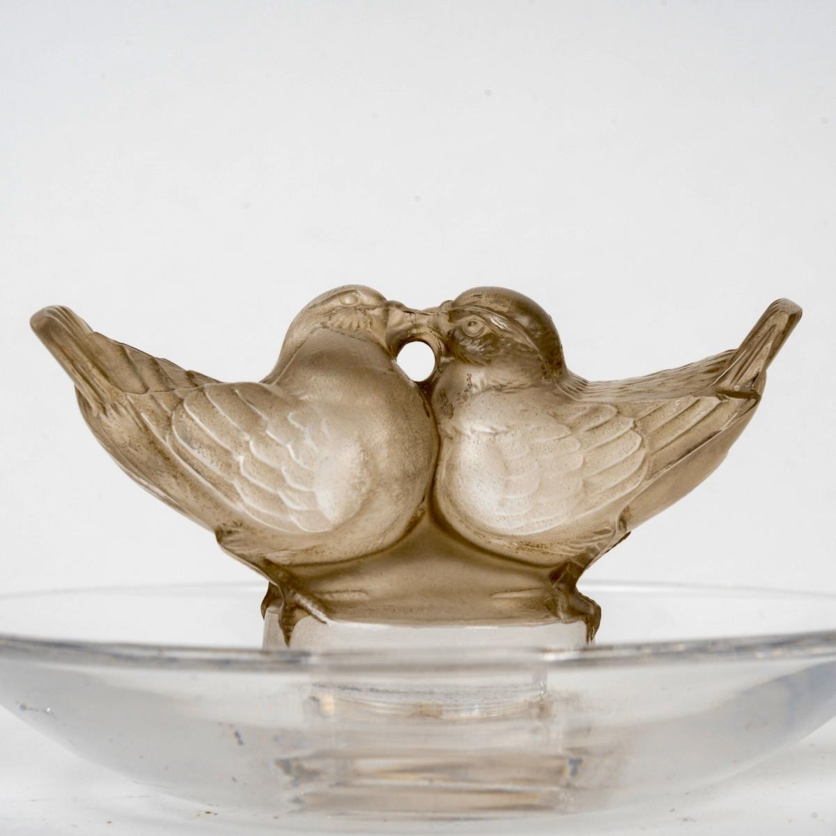 1931 René Lalique Cendrier Deux Colombes Verre à Patine Sépia Bon état à Boulogne Billancourt, FR