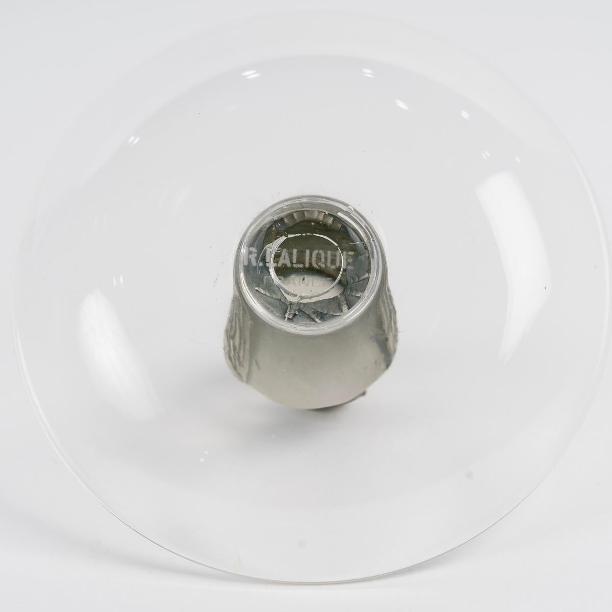 1931 Rene Lalique Astray Pintray Rapace Vogel Glas mit grauer Patina (Geformt) im Angebot
