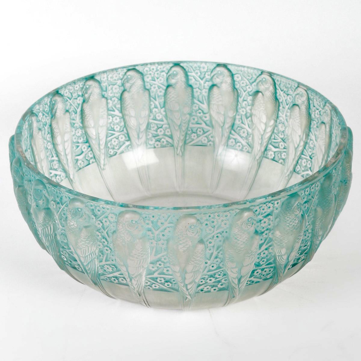 Art Deco 1931 René Lalique -Bowl Perruches Parrots Frosted Glass with Green Patina