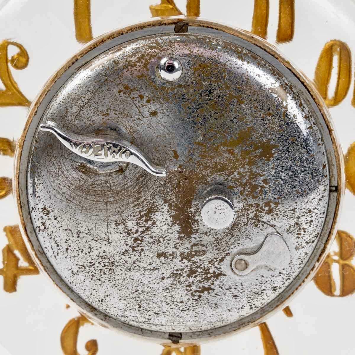1931 René Lalique Clock Antoinette Frosted Glass Omega Movement Birds For Sale 1