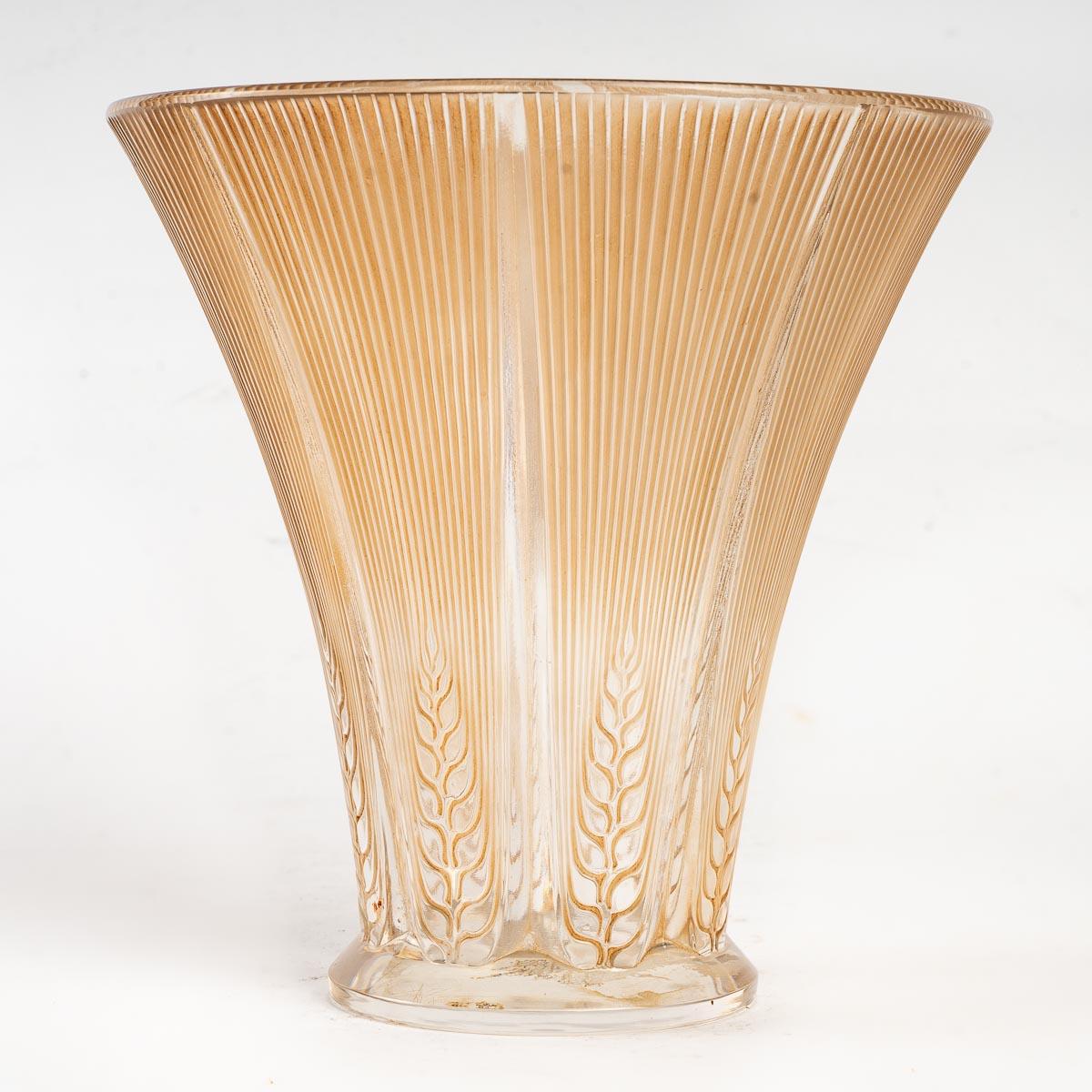 Vase Languedoc Verre Blanc Patine Sepia René Lalique R.Lalique Frosted Glass 