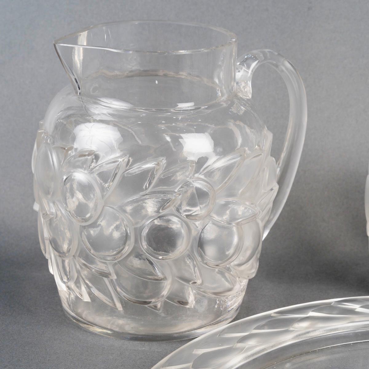 1931 René Lalique Cristalería Blidah 6 copas-vasos, bandeja y decantador Moldeado en venta
