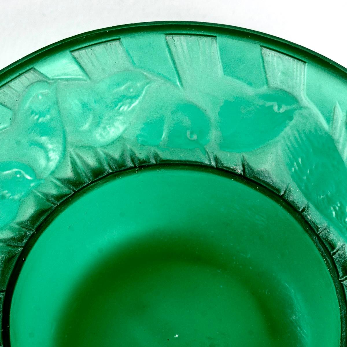 Mid-20th Century 1931 René Lalique Irene Astray Pintray Emerald Green Glass with White Patina