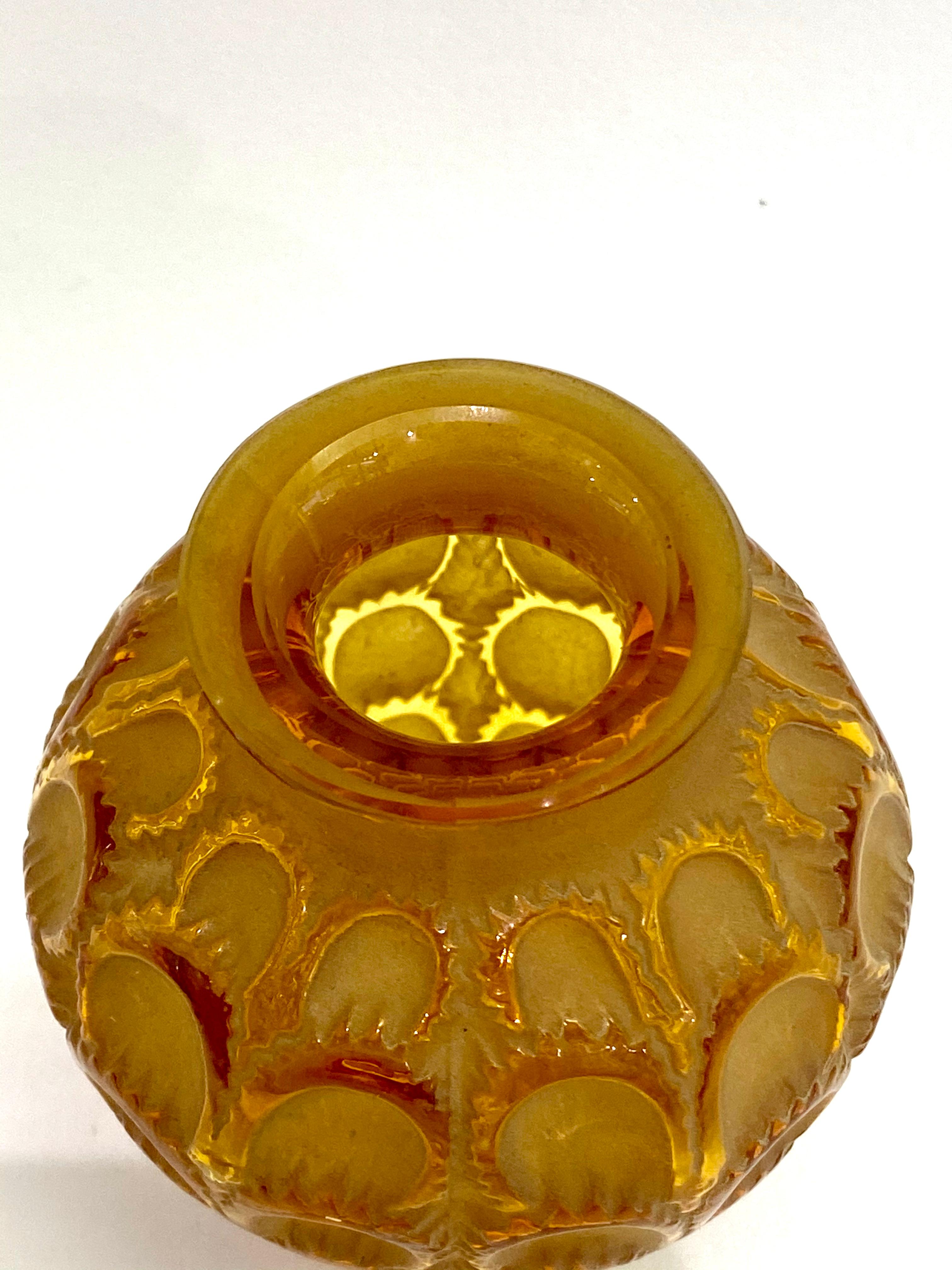 Art Deco 1931 René Lalique Laiterons Vase in Yellow Amber Glass Sepia with Beige Patina