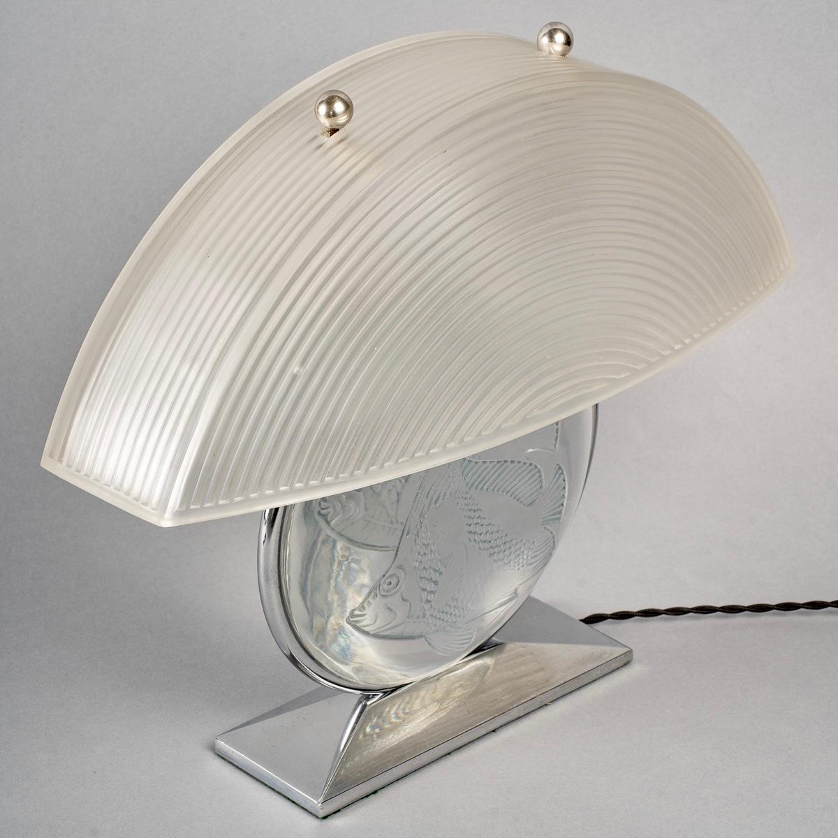 Art Deco 1931 René Lalique, Lamp Poissons Glass with Blue Patina, Nickel Plated Mount