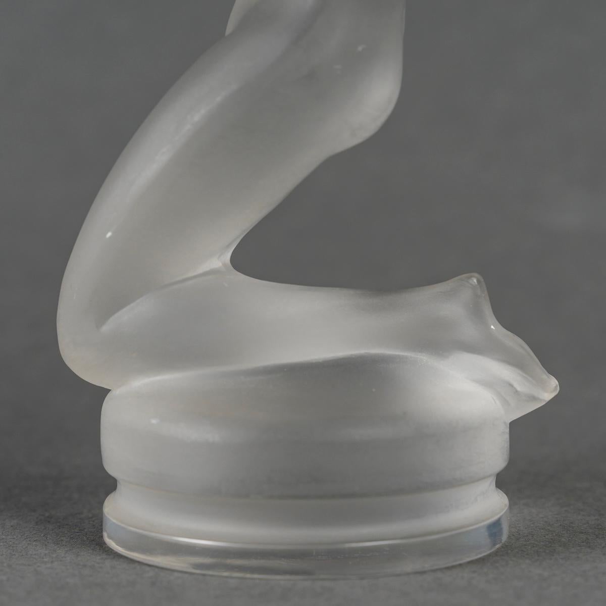 1931 René Lalique Adorno original para capota de mascota de coche Cris Cristal esmerilado mediados del siglo XX en venta