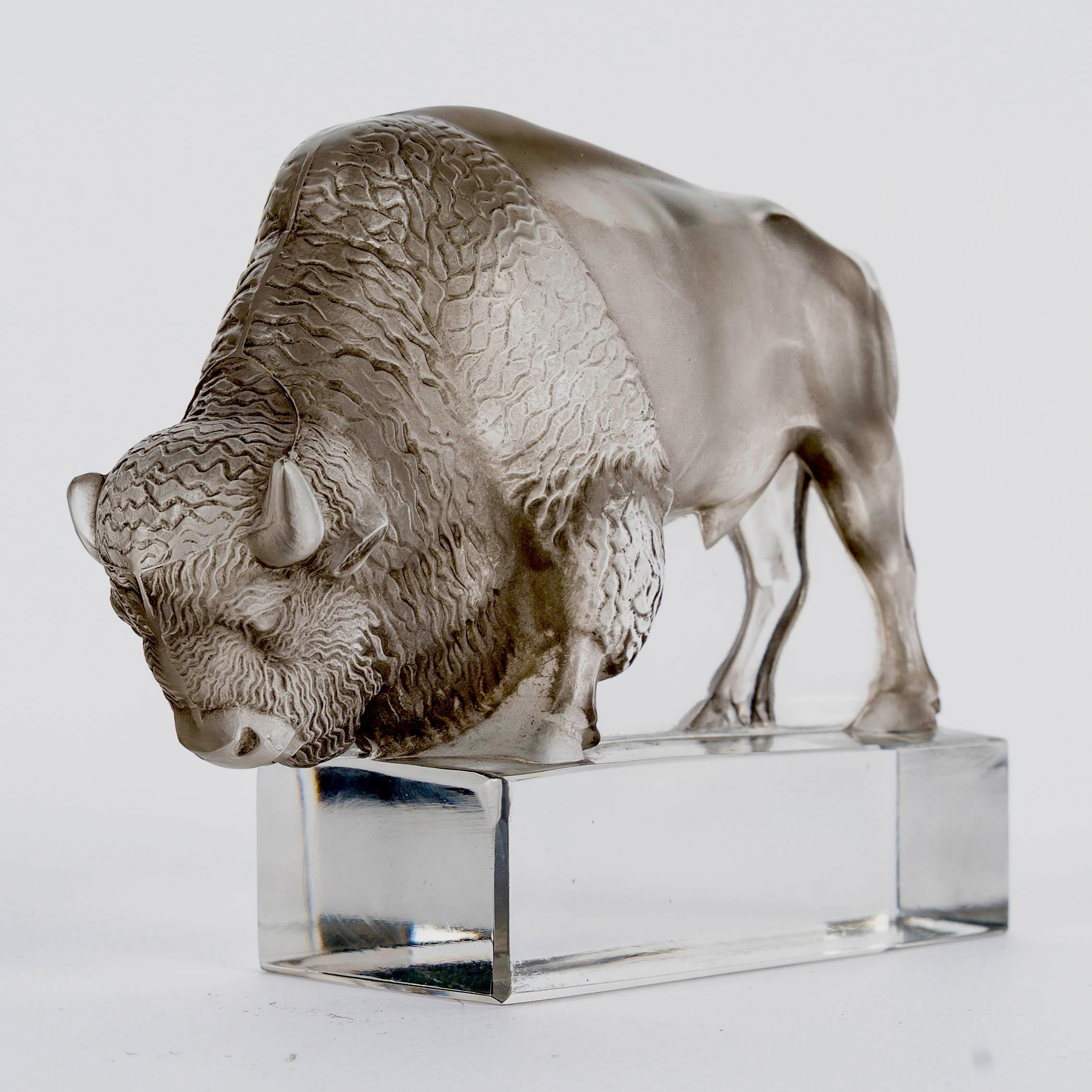 Art Déco 1931 René Lalique - Fermacarte in vetro Bison con patina grigia