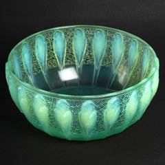1931 René Lalique Perruches Bowl Peppermint Glass Green Opalescent, Parrots