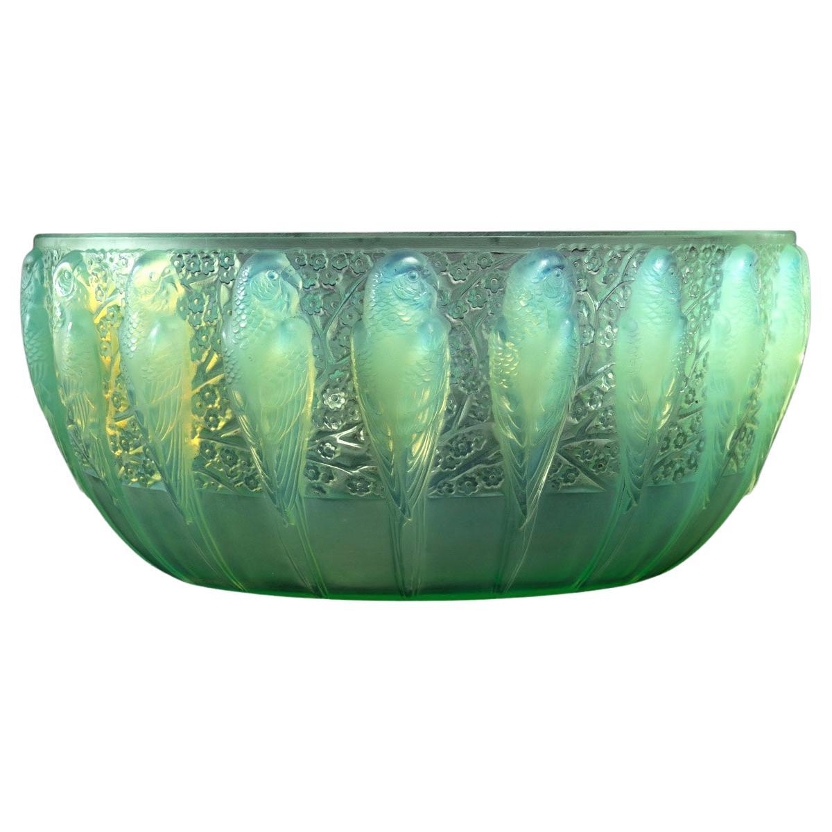 1931 René Lalique Perruches Bowl Peppermint Glass Green Opalescent, Parrots