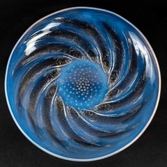 1931 René Lalique, Plate Poissons Opalescent Glass Fishes