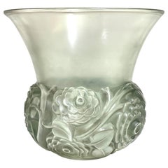 1931 René Lalique Renoncules Vase in Frosted Glass with Green Patina