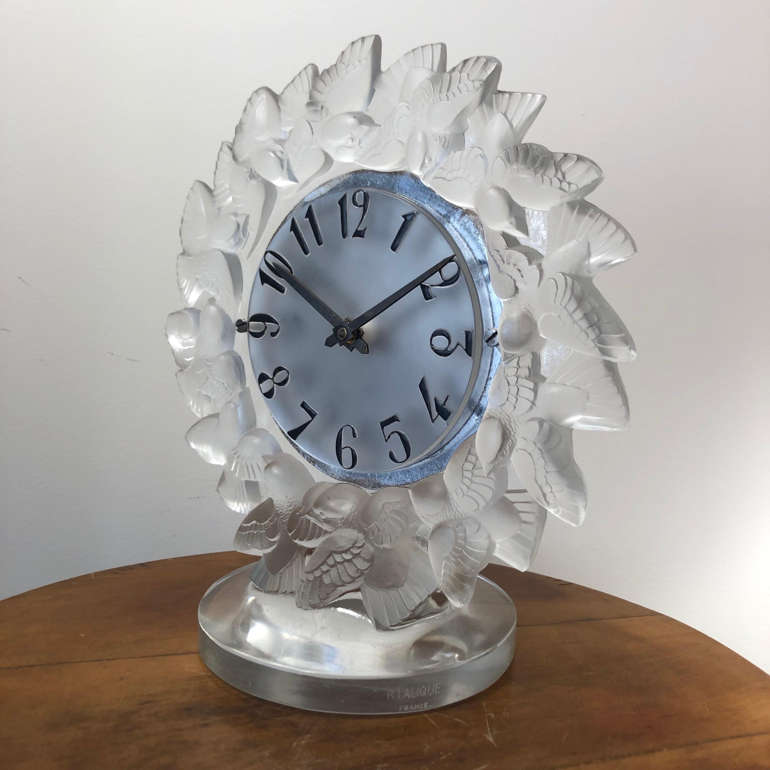 Mid-20th Century 1931 René Lalique Roitelets Clock Clear Glass Enamel Dial Omega Movement Birds