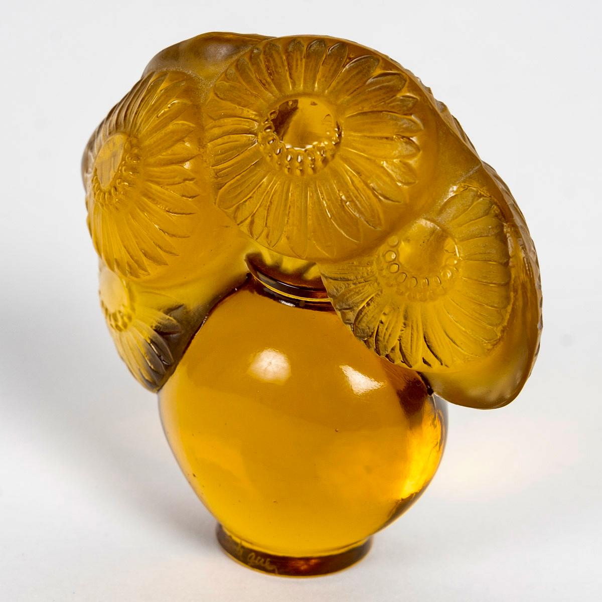 Art Deco 1931 René Lalique, Seal Soucis Yellow Amber Glass Flowers For Sale