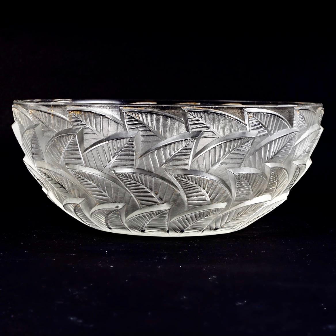 Mid-20th Century 1931 René Lalique - Set Ormeaux Frosted Glass - 1 Bowl Salad + 4 Cups