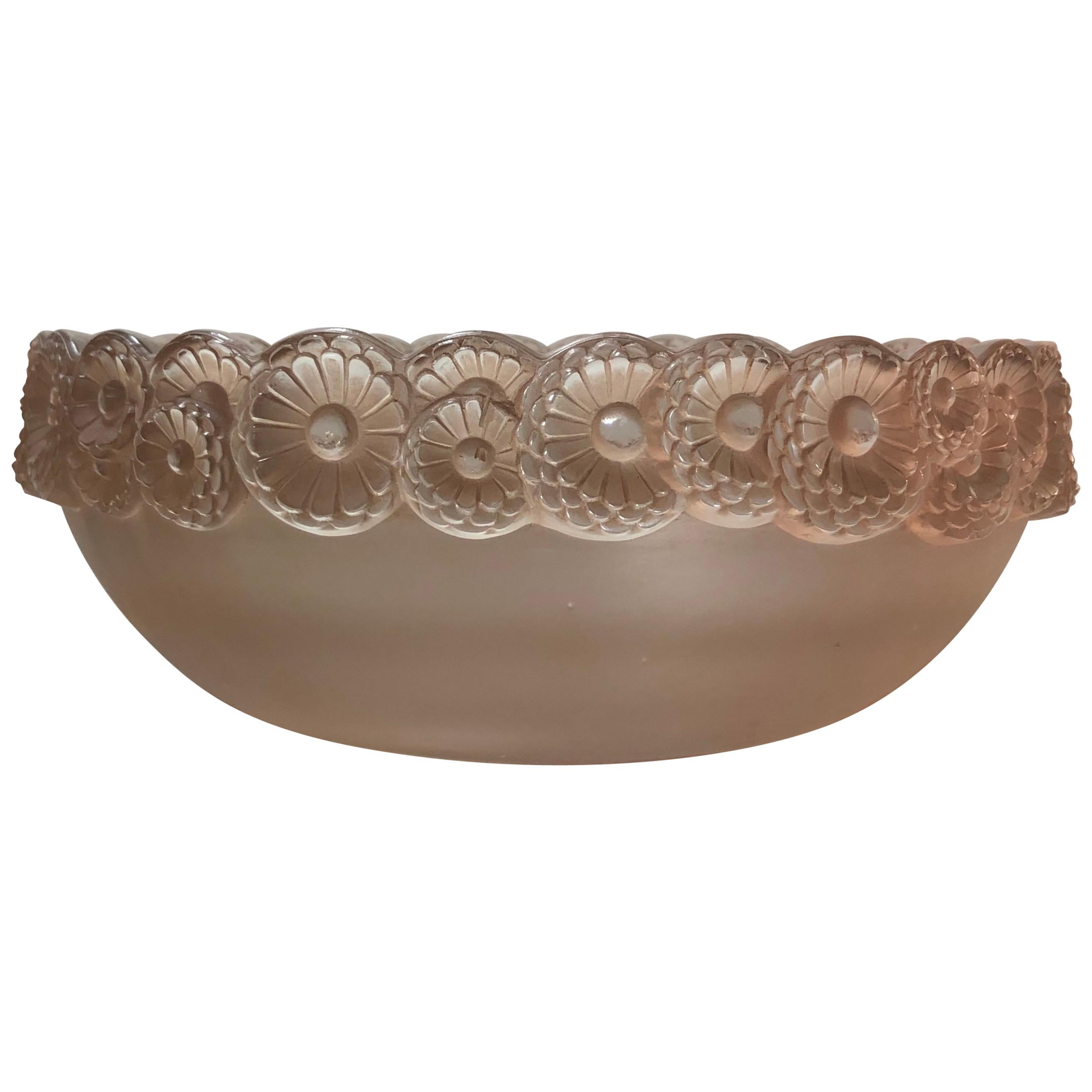 1931 René Lalique Soucy Bowl Frosted and Stained Glass, Daisy Flowers