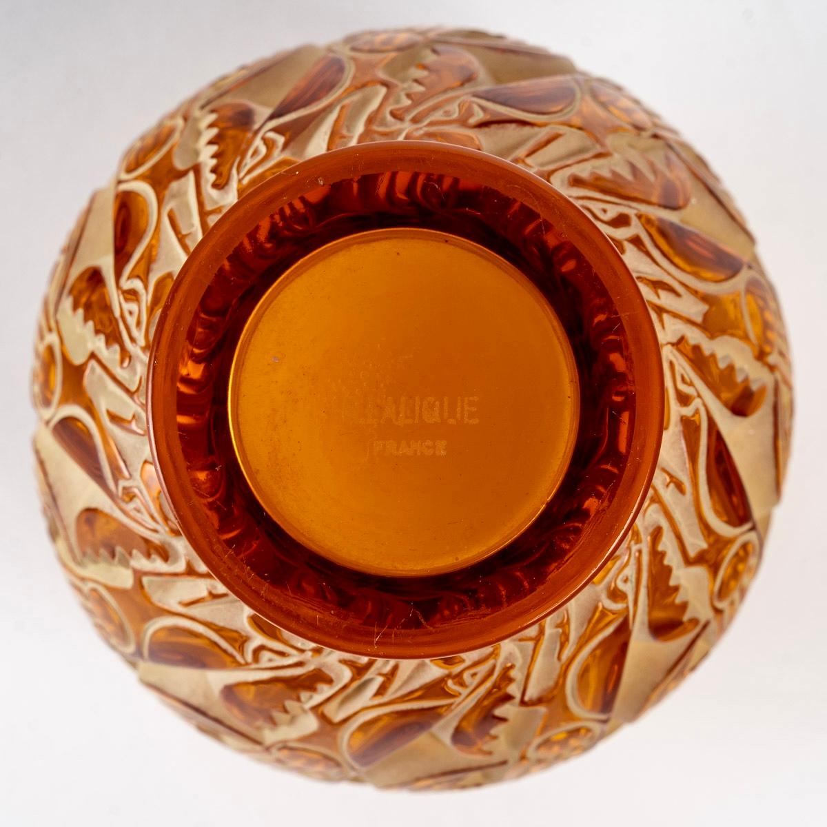 1931 René Lalique, Vase Bresse Amber Yellow Glass with Green Beige Patina In Good Condition In Boulogne Billancourt, FR