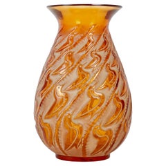 1931 René Lalique, Vase Canards Amber Yellow Glass with Green Beige Patina