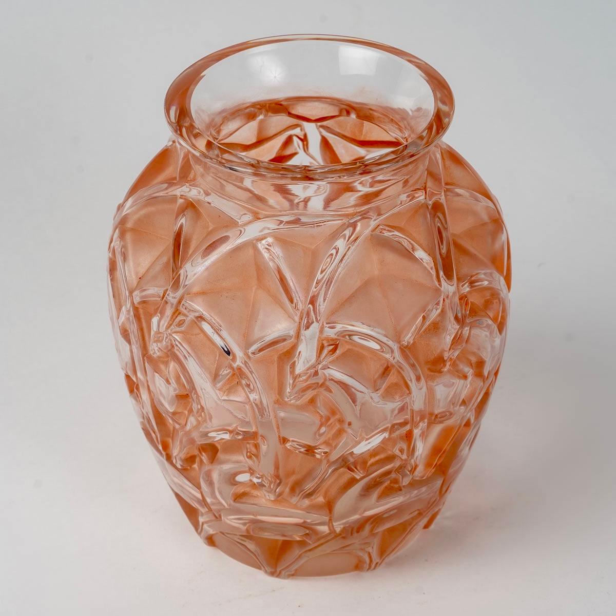 Art Deco 1931 René Lalique Vase Chamois Glass with Sepia Pinky Patina For Sale