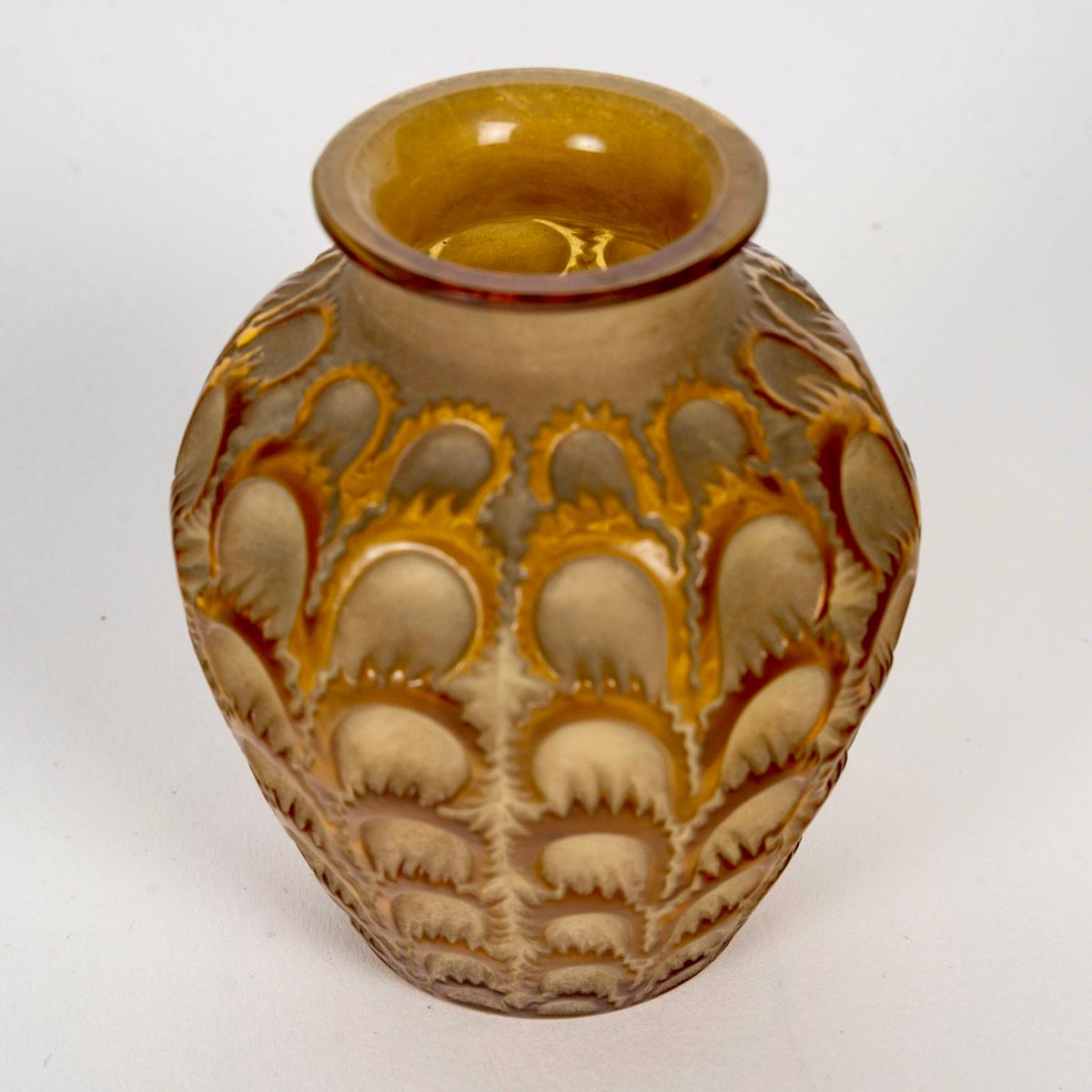 Art Deco 1931 René Lalique - Vase Laiterons Amber Yellow Glass with Sepia Patina