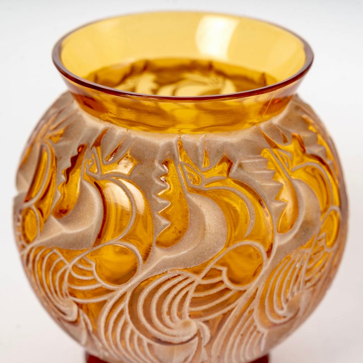 French 1931 René Lalique, Vase Le Mans Amber Yellow Glass with Beige Patina
