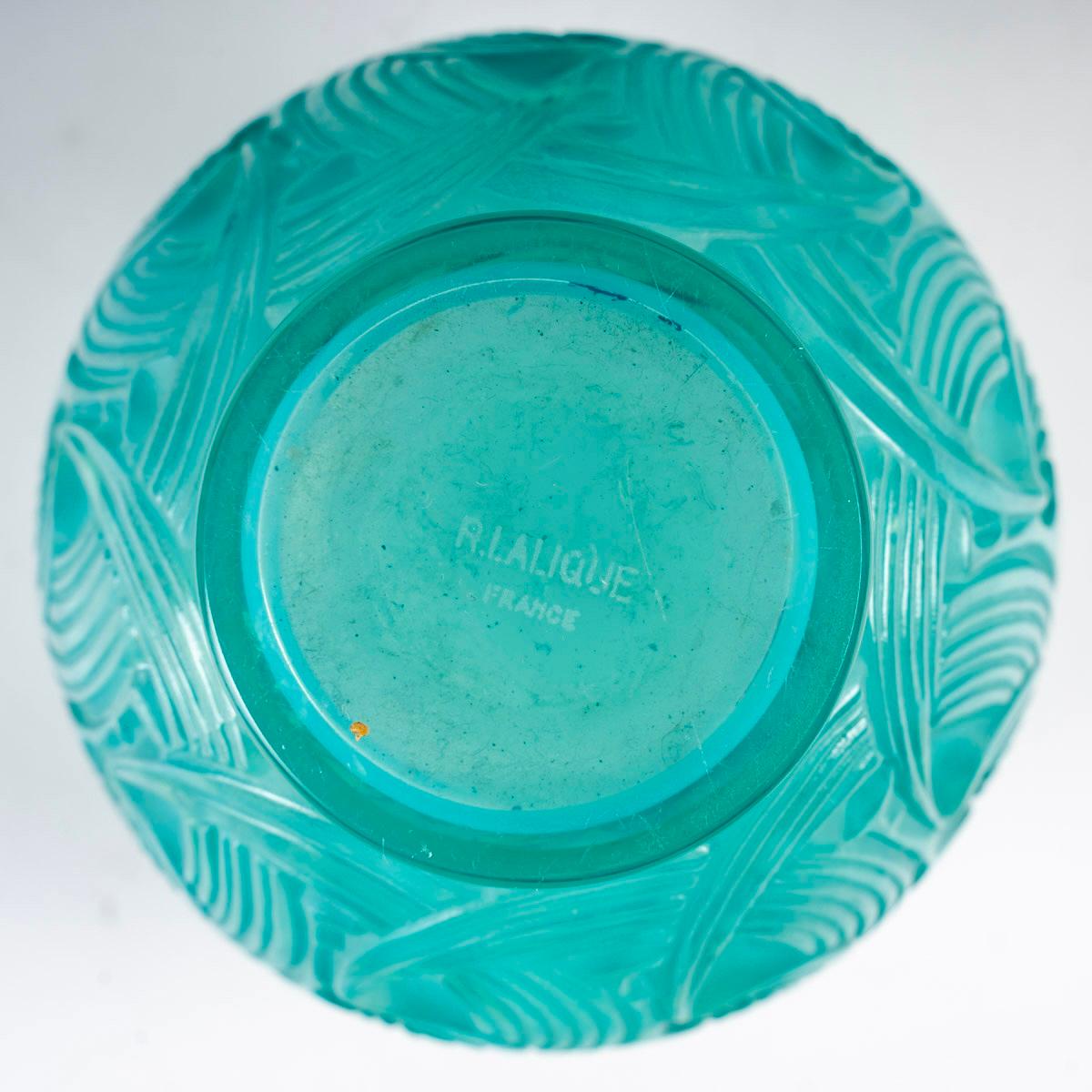 French 1931 René Lalique, Vase Le Mans Cased Turquoise Glass For Sale