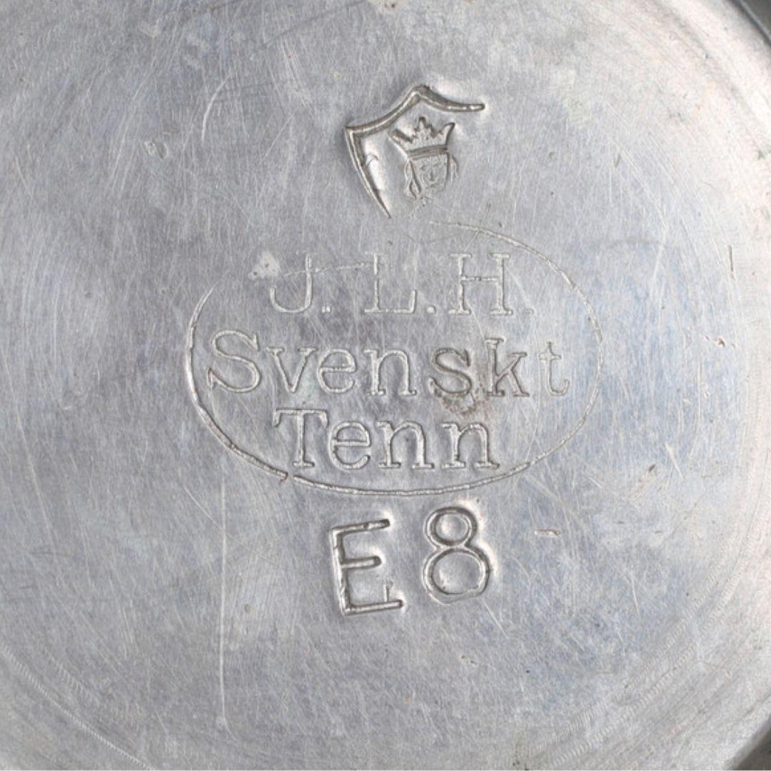 Vaso in peltro Art Deco svedese del 1931 di JL Hultman per Svenskt Tenn In condizioni buone in vendita a Brooklyn, NY