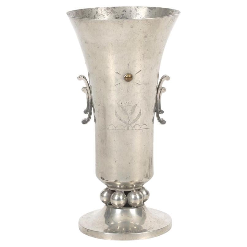 Vaso in peltro Art Deco svedese del 1931 di JL Hultman per Svenskt Tenn